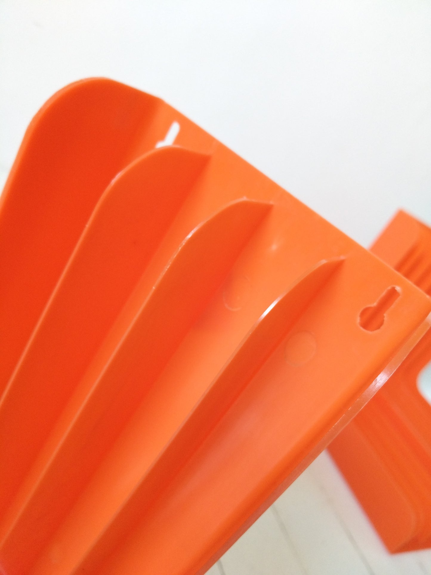 Range-vinyles 33T/ porte-revues Auréac en plastique (à poser ou mural) à l'unité