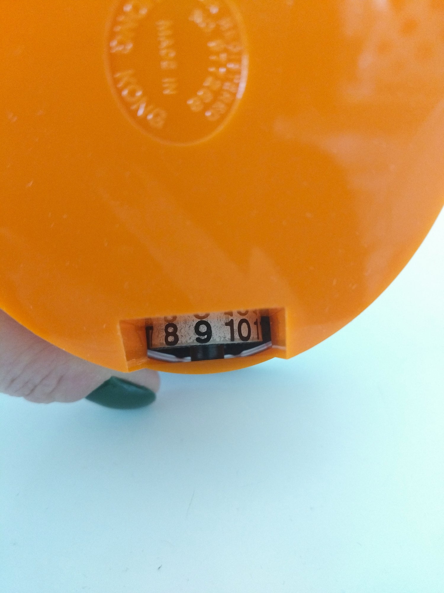 Calendrier perpétuel en plastique design UK made in Hong Kong - cetaitmieuxavant