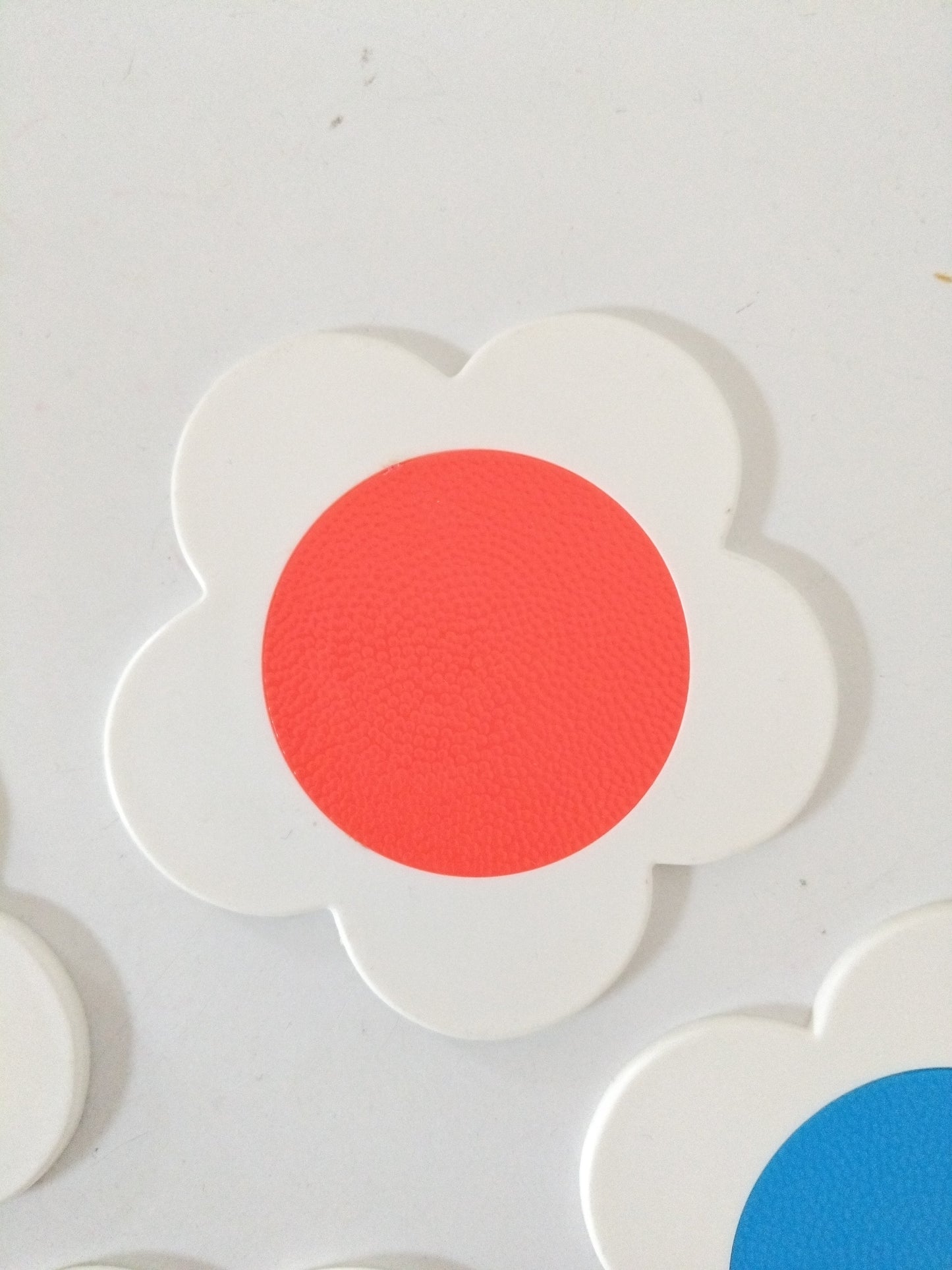 Ensemble de 6 sous-verres fleur en plastique