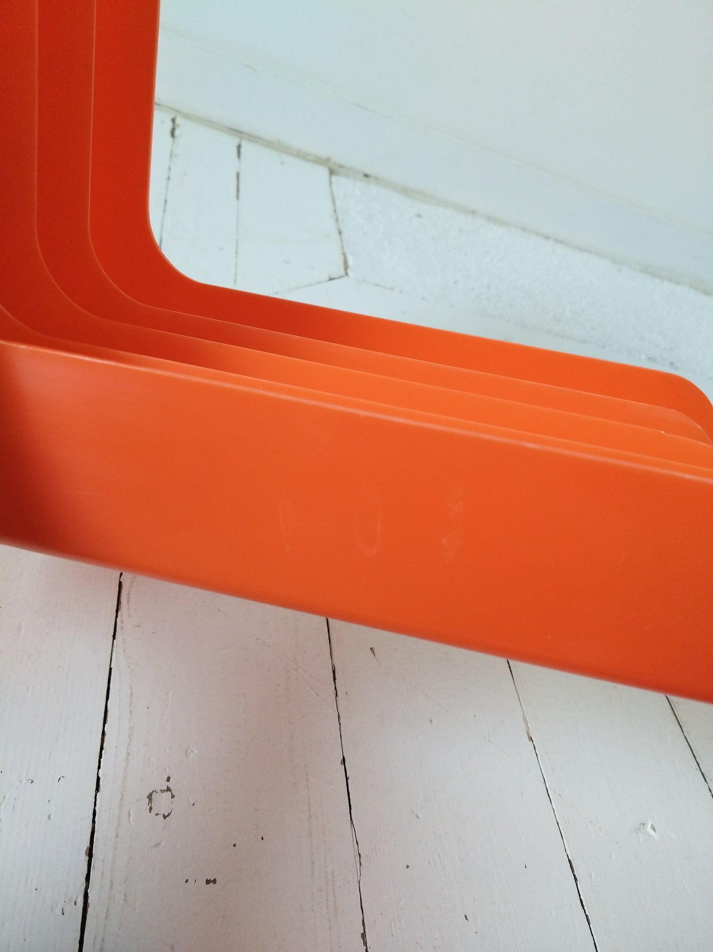 Range-vinyles 33T/ porte-revues Auréac en plastique (à poser ou mural) à l'unité