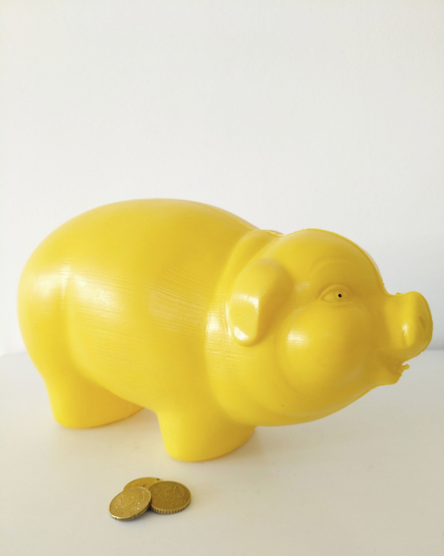 Grosse tirelire cochon en plastique - cetaitmieuxavant