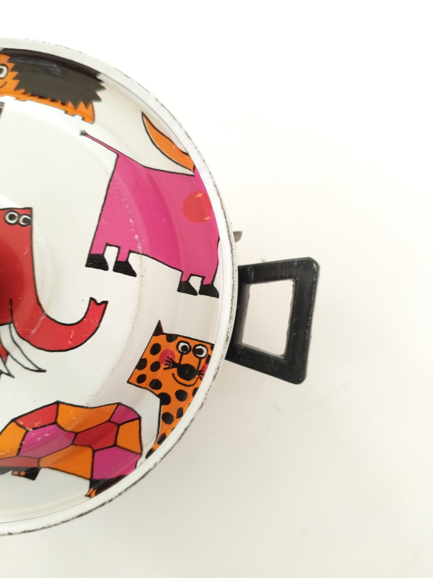 3 éléments de dinette/ casseroles en tôle