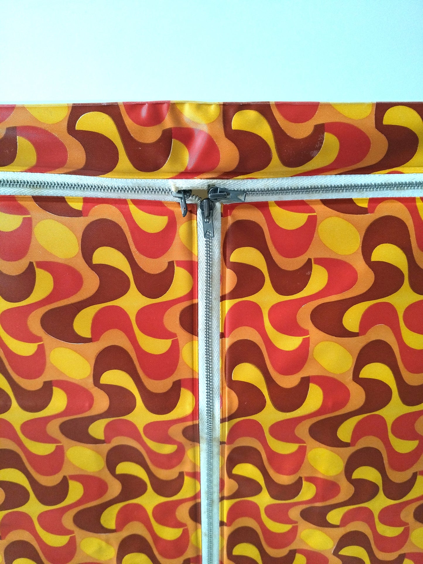 Petit meuble de poupées vintage