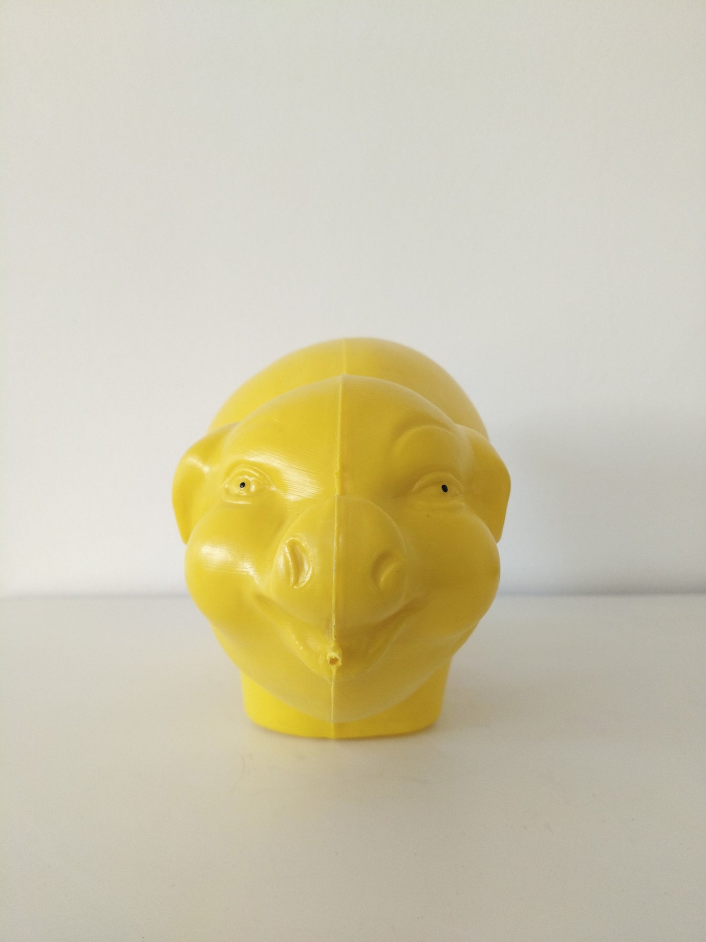 Grosse tirelire cochon en plastique - cetaitmieuxavant