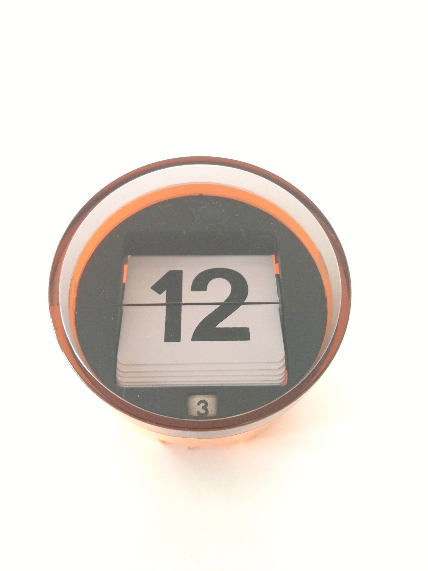 Calendrier perpétuel en plastique design UK made in Hong Kong - cetaitmieuxavant