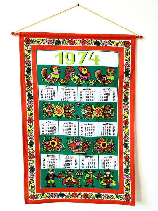 Calendrier mural en tissu année 1974