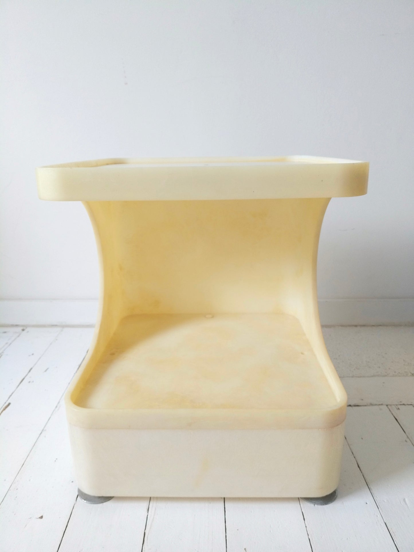 Petit meuble d'appoint/ chevet/ desserte en fibre de verre