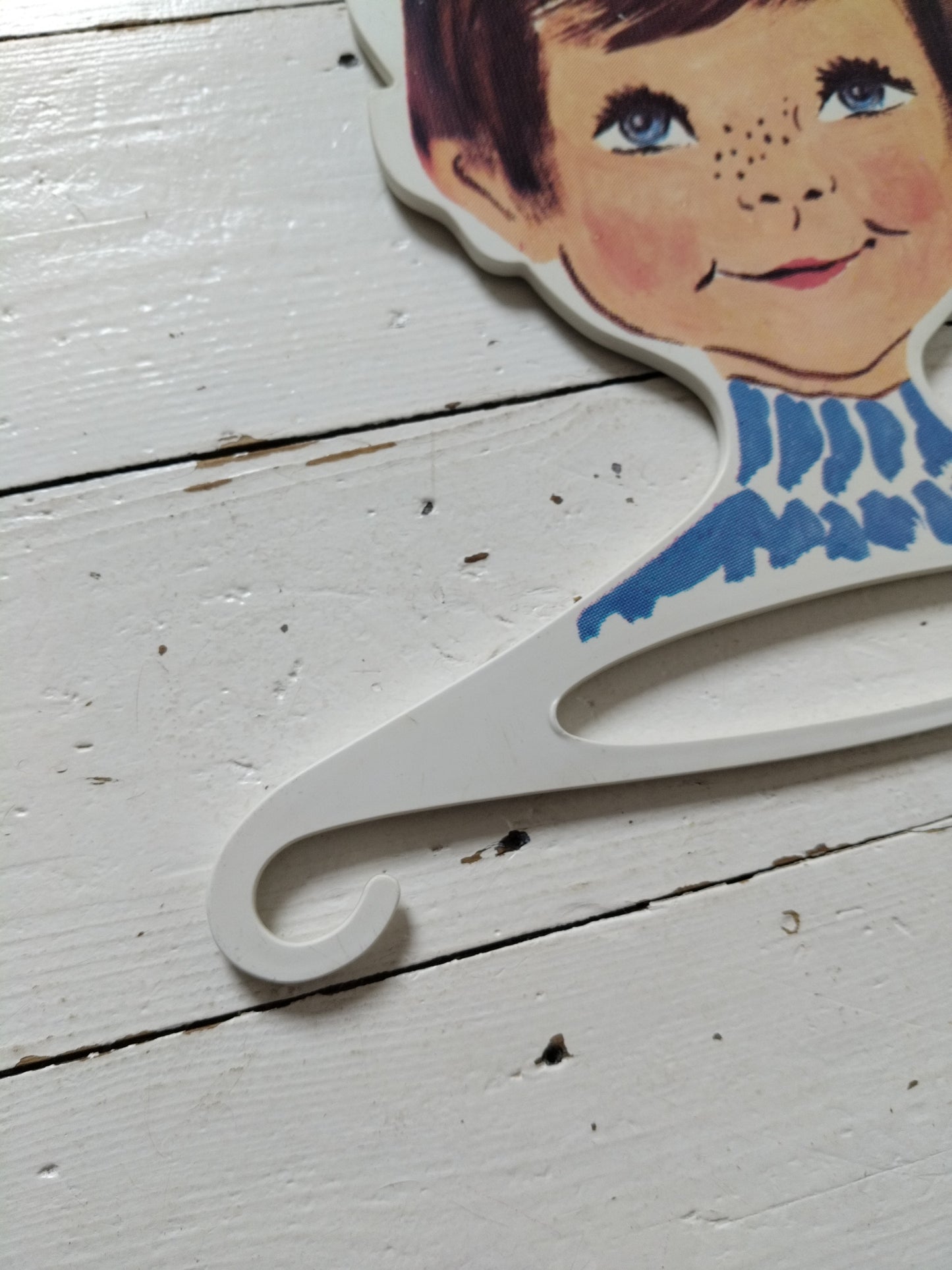 Petit cintre en plastique Strepp-design Ges.Gesch Germany fillette ou garçonnet au choix