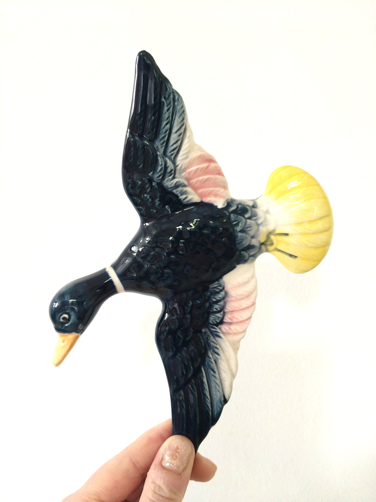 Canard mural en céramique