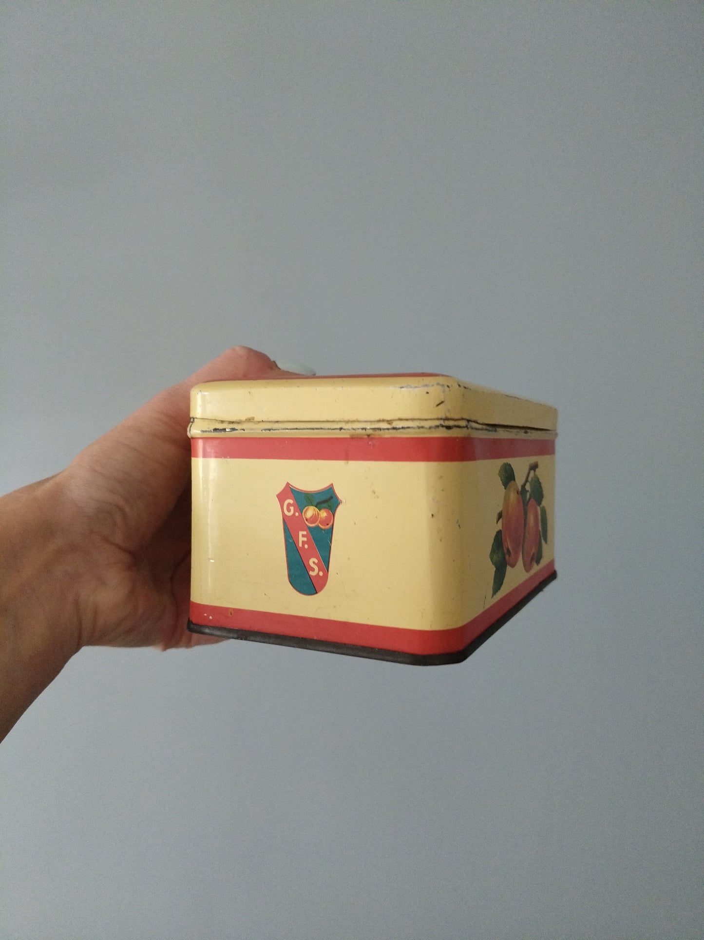 Ancienne boîte métallique publicitaire GFS - cetaitmieuxavant