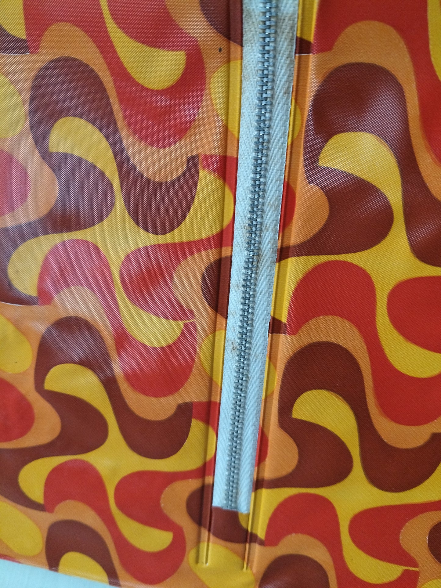 Petit meuble de poupées vintage