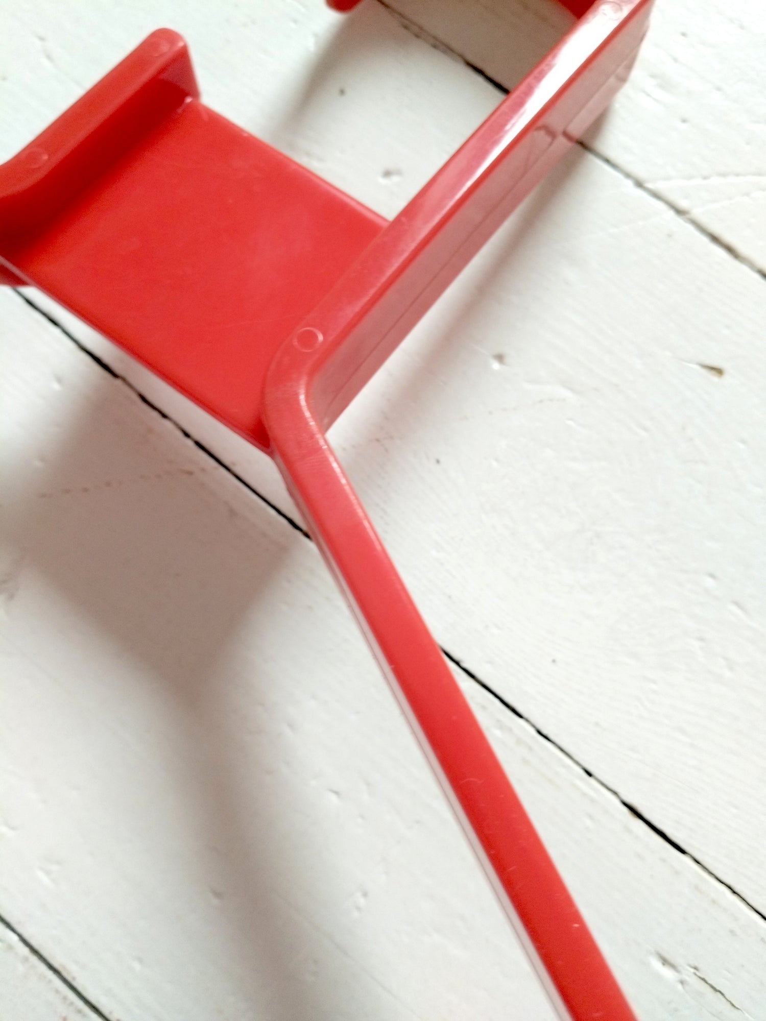 Ensemble de 3 cintres en plastique MK finland by Karhumuovioy - cetaitmieuxavant