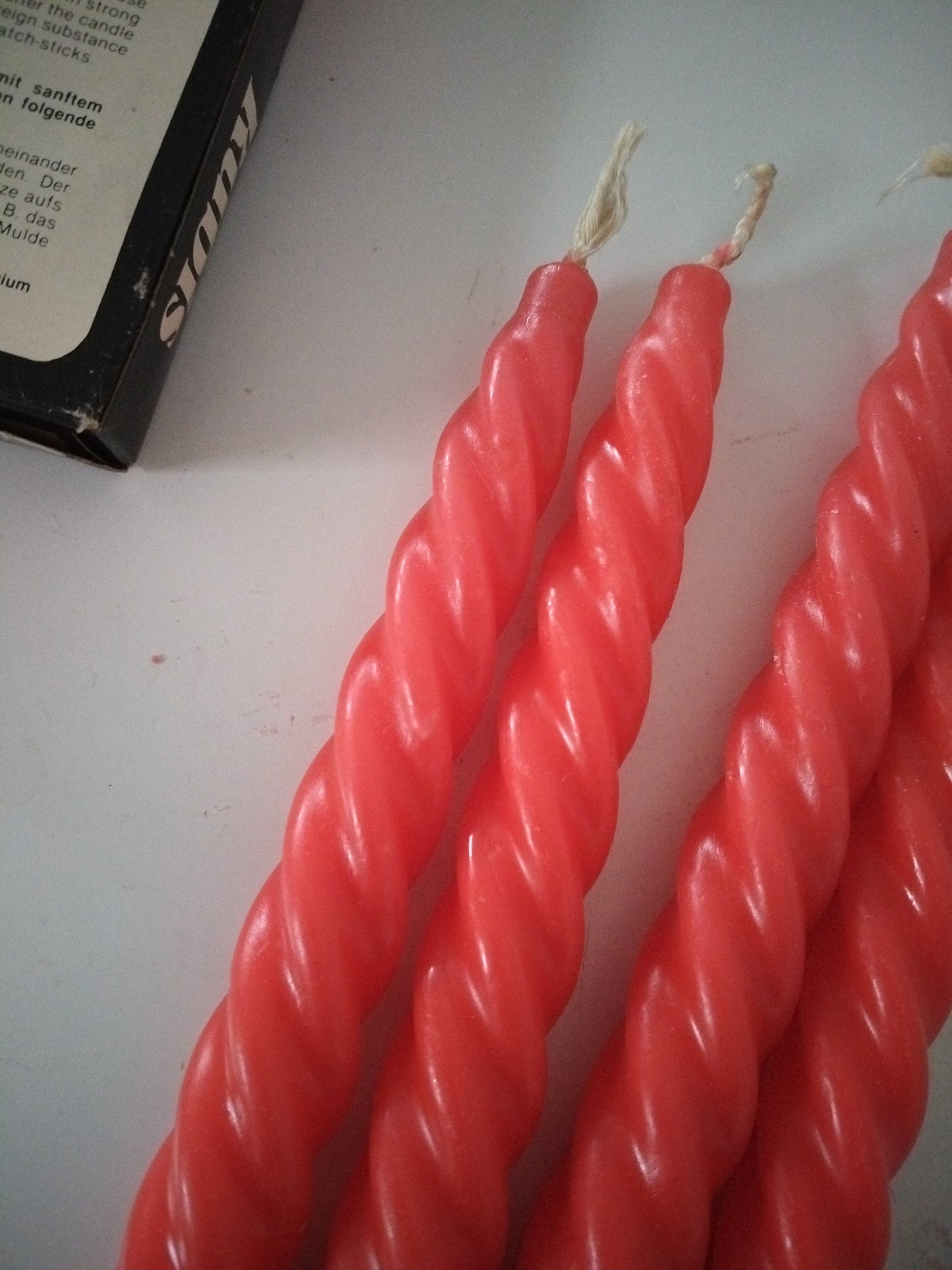 Ensemble de anciennes 4 bougies torsadées Spaas Rubis