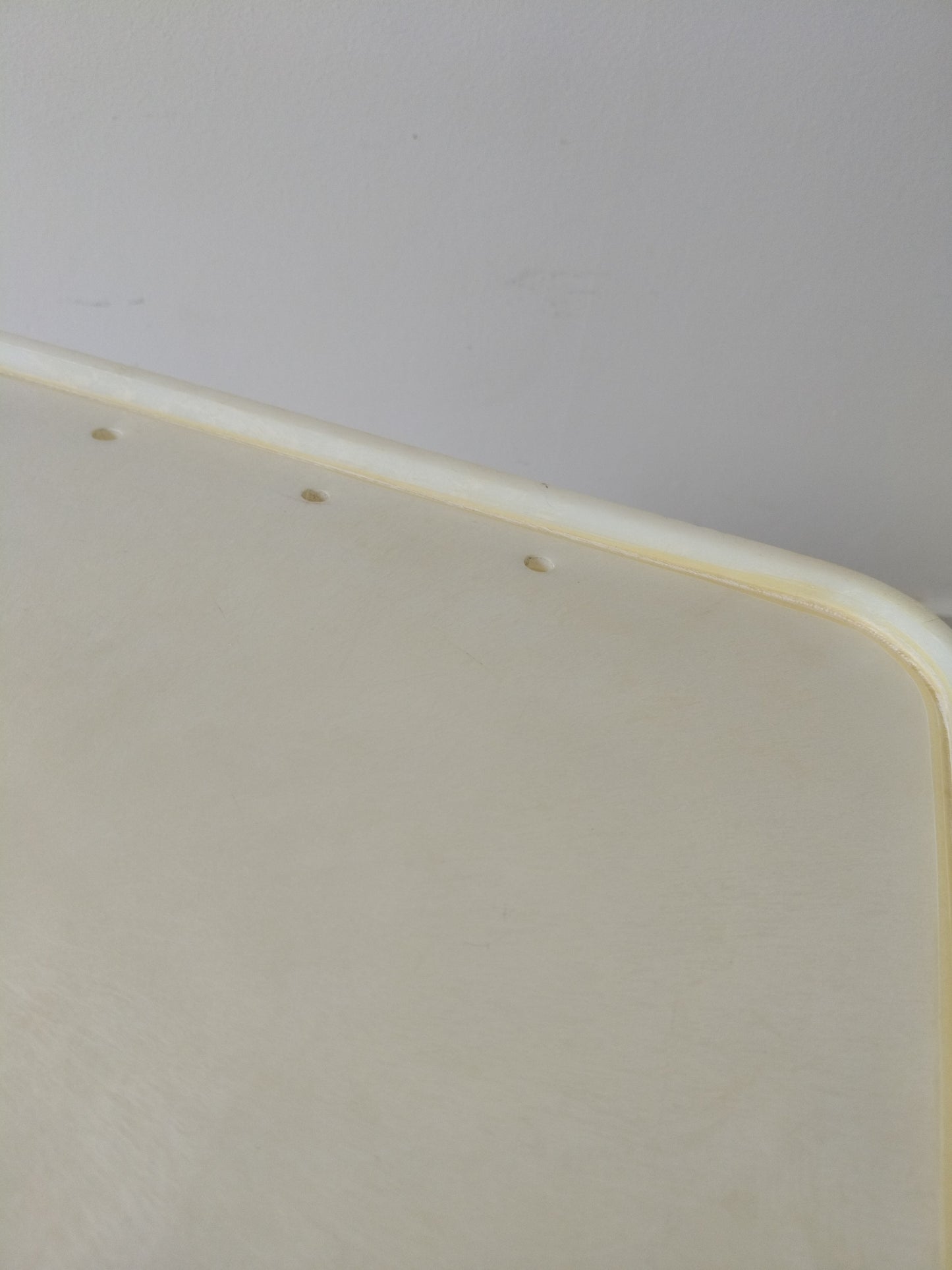 Petit meuble d'appoint/ chevet/ desserte en fibre de verre
