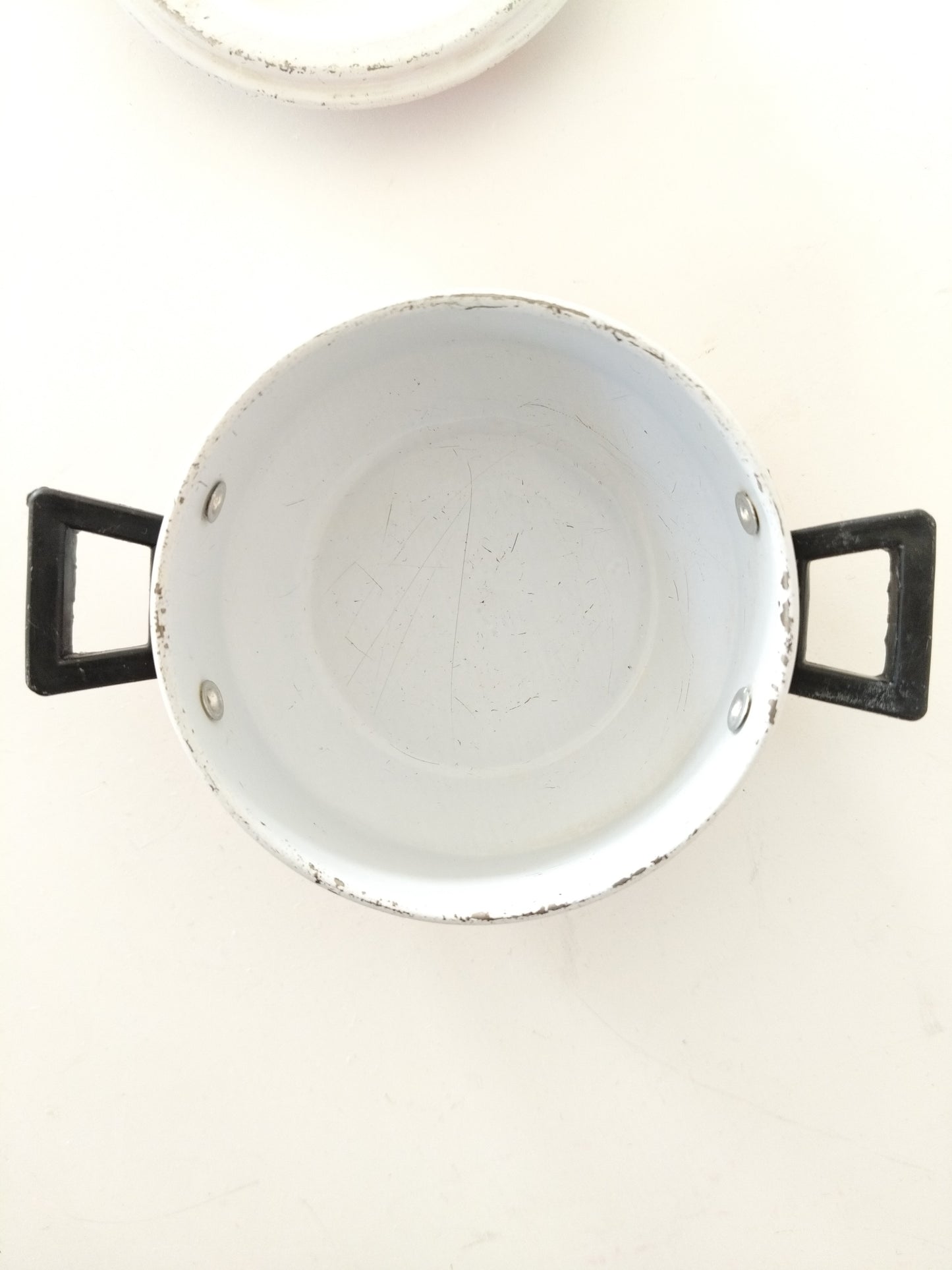 3 éléments de dinette/ casseroles en tôle