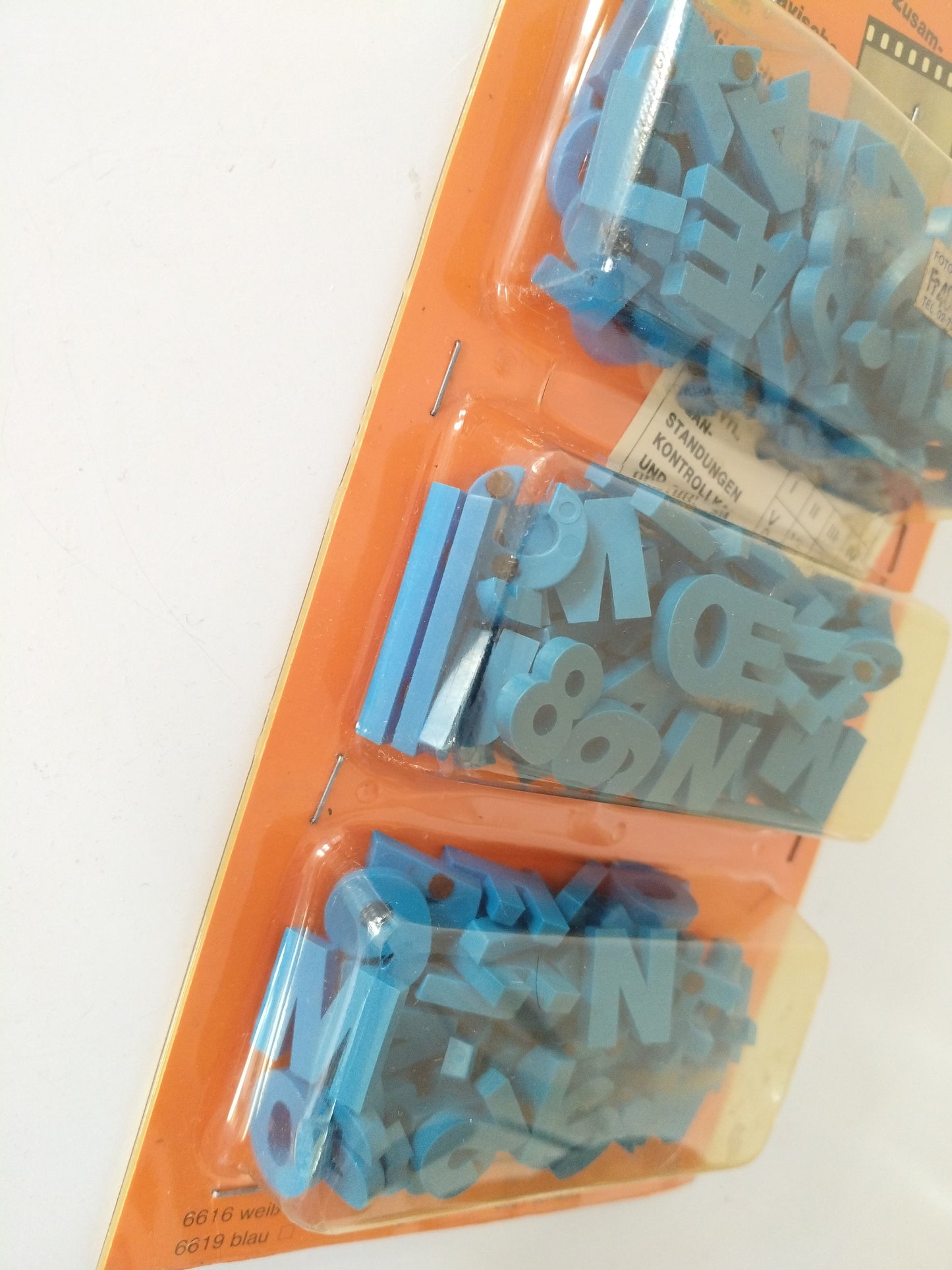 169 lettres, chiffres et éléments de figures magnétiques en plastique Kaiser Fototechnik Germany - cetaitmieuxavant