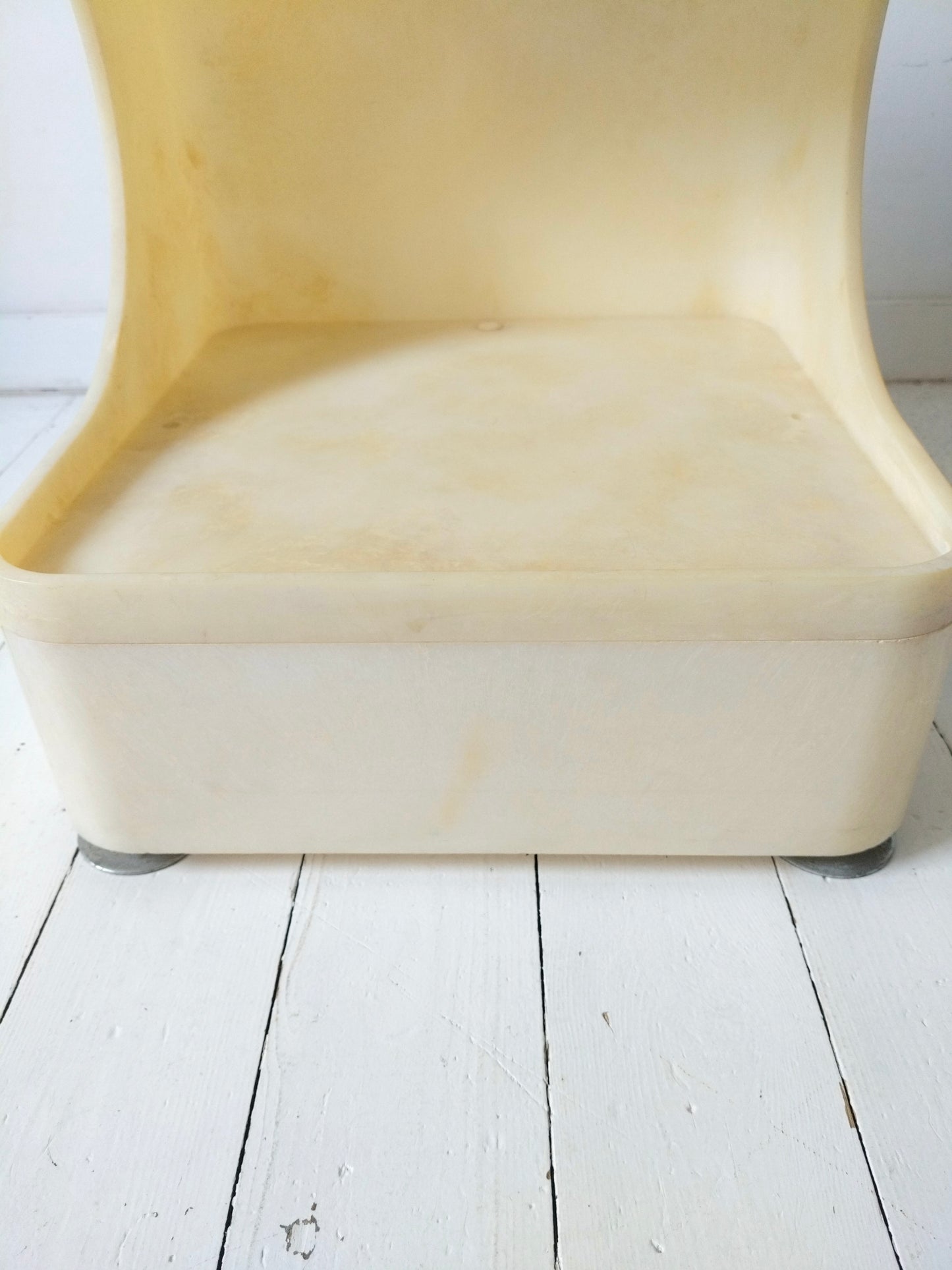 Petit meuble d'appoint/ chevet/ desserte en fibre de verre