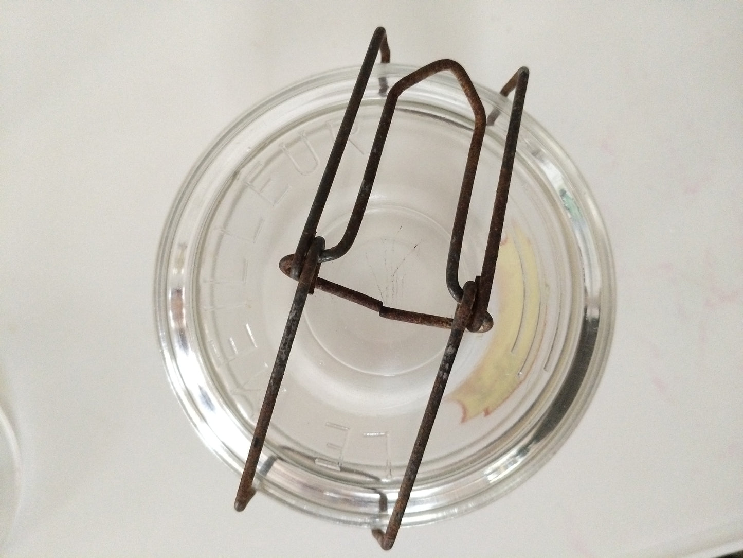 Ancien bocal de conservation en verre à l'unité