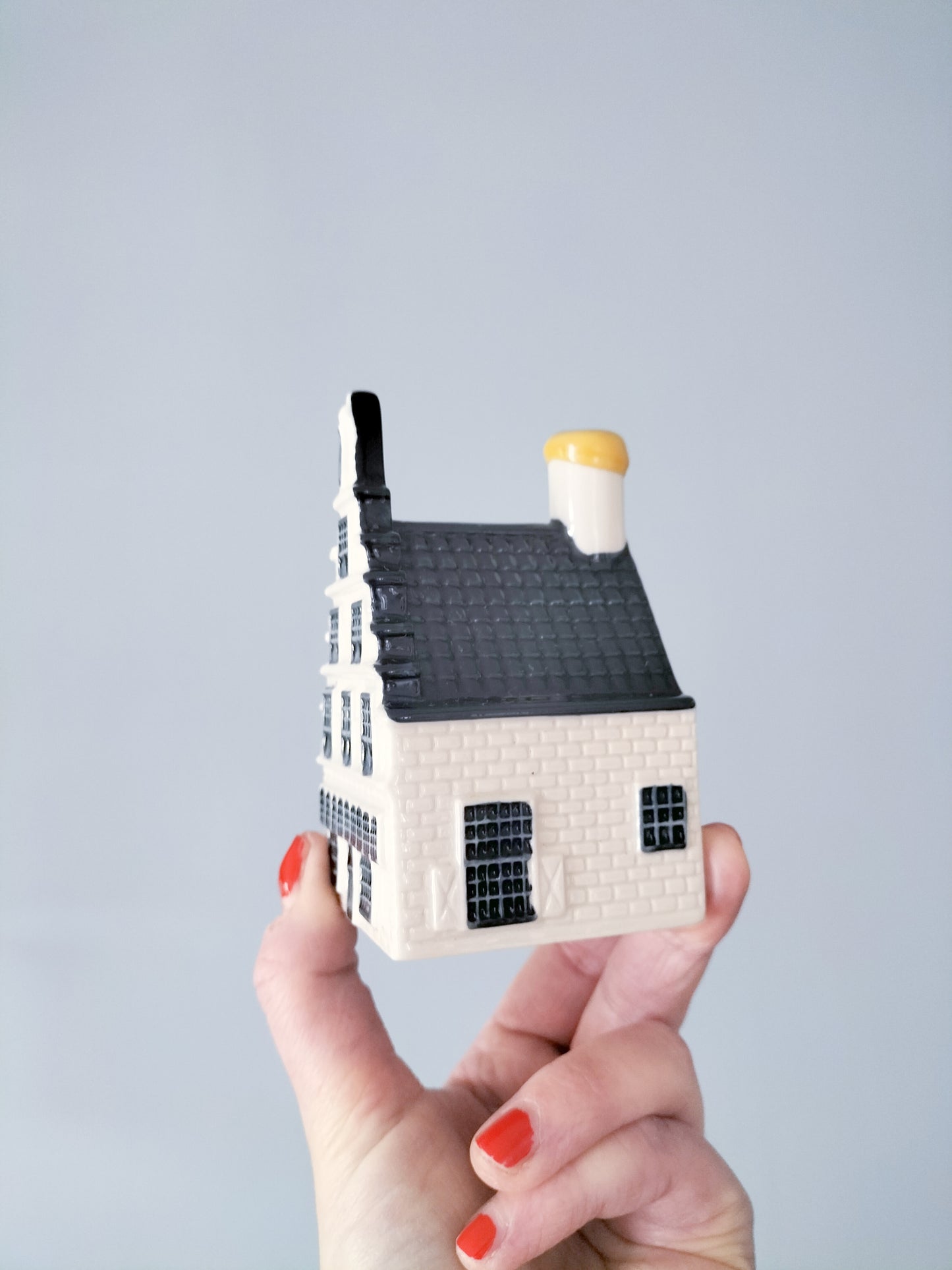 Maison miniature en Bleu de Delft KLM 29