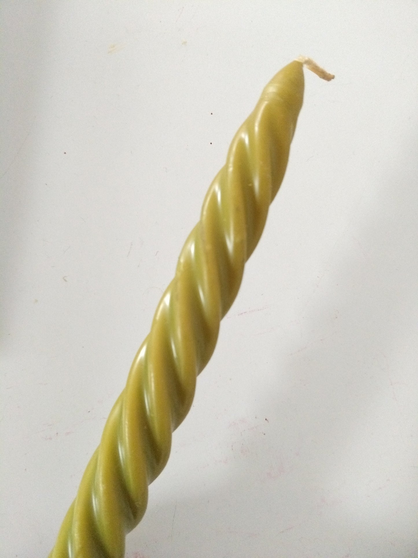 2 anciennes bougies torsadées "bougies de la cour"