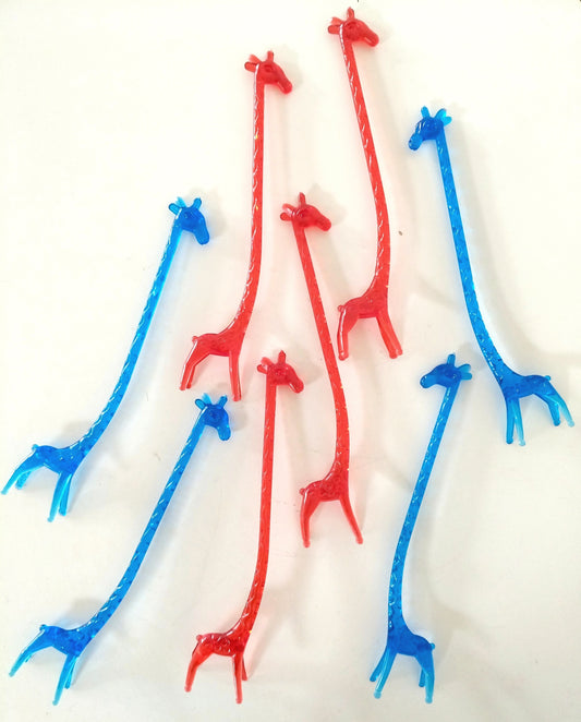 4 agitateurs à cocktail girafe en plastique bleus ou rouges au choix