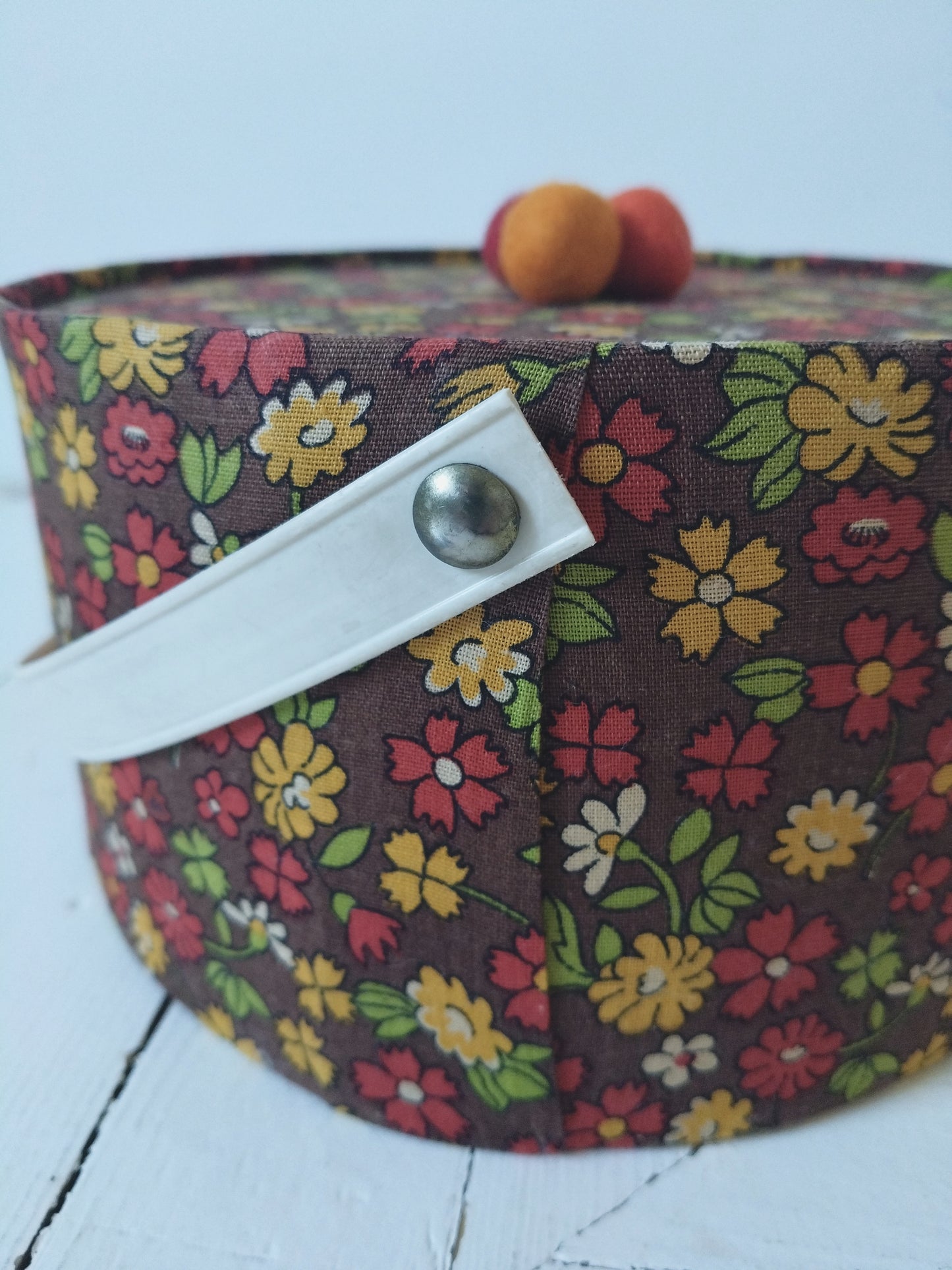 Boîte à couture/ petite travailleuse tissu flower power