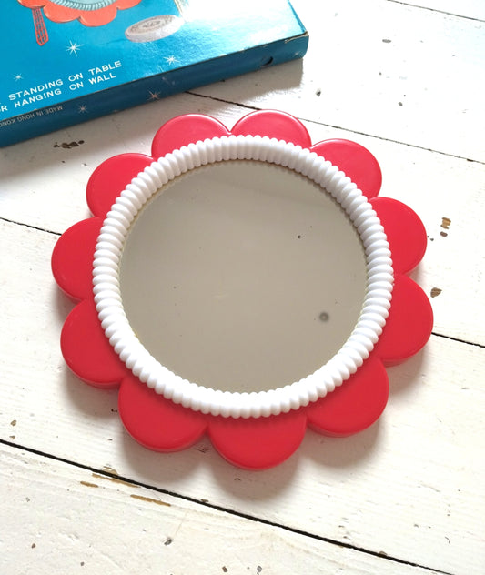 Petit miroir fleur mural ou à poser en plastique made in Hong Kong