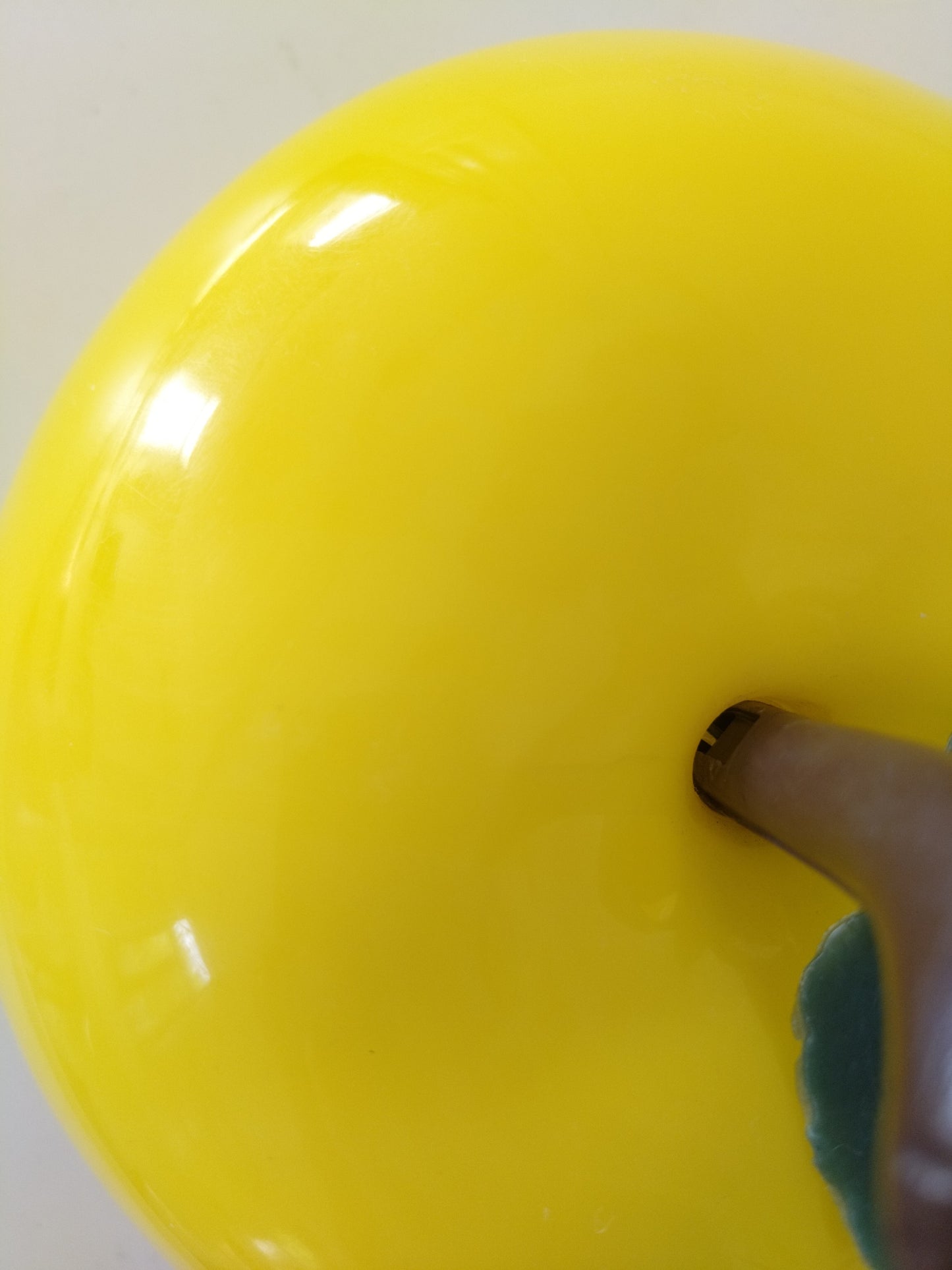 Boîte/ pomme à glaçons en plastique JAUNE - cetaitmieuxavant