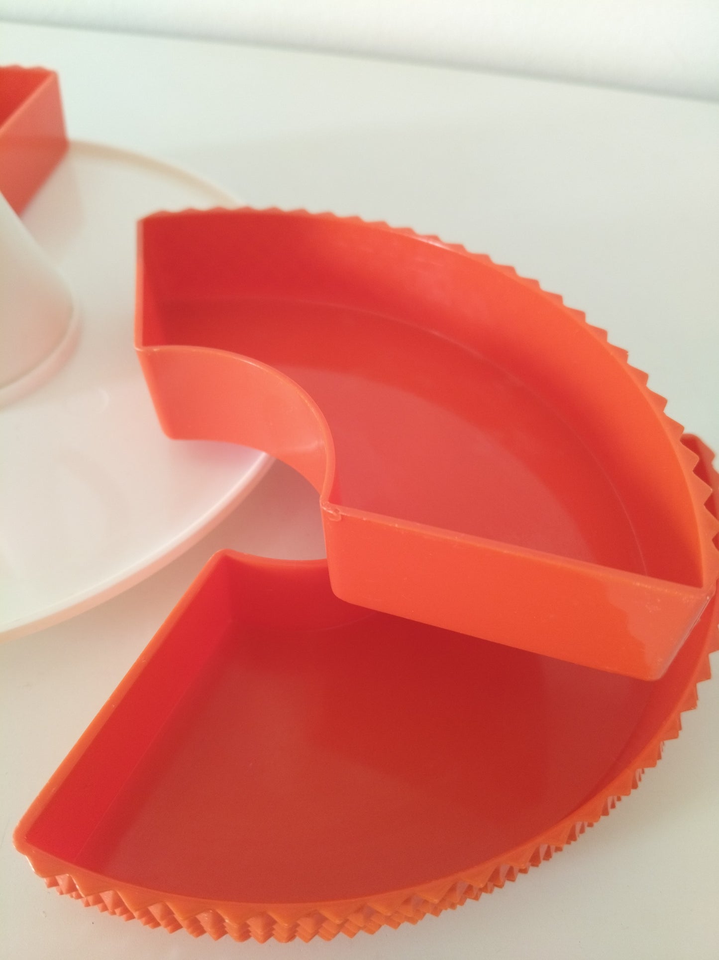 Petit plateau tournant à compartiments en plastique Vitri West Germany