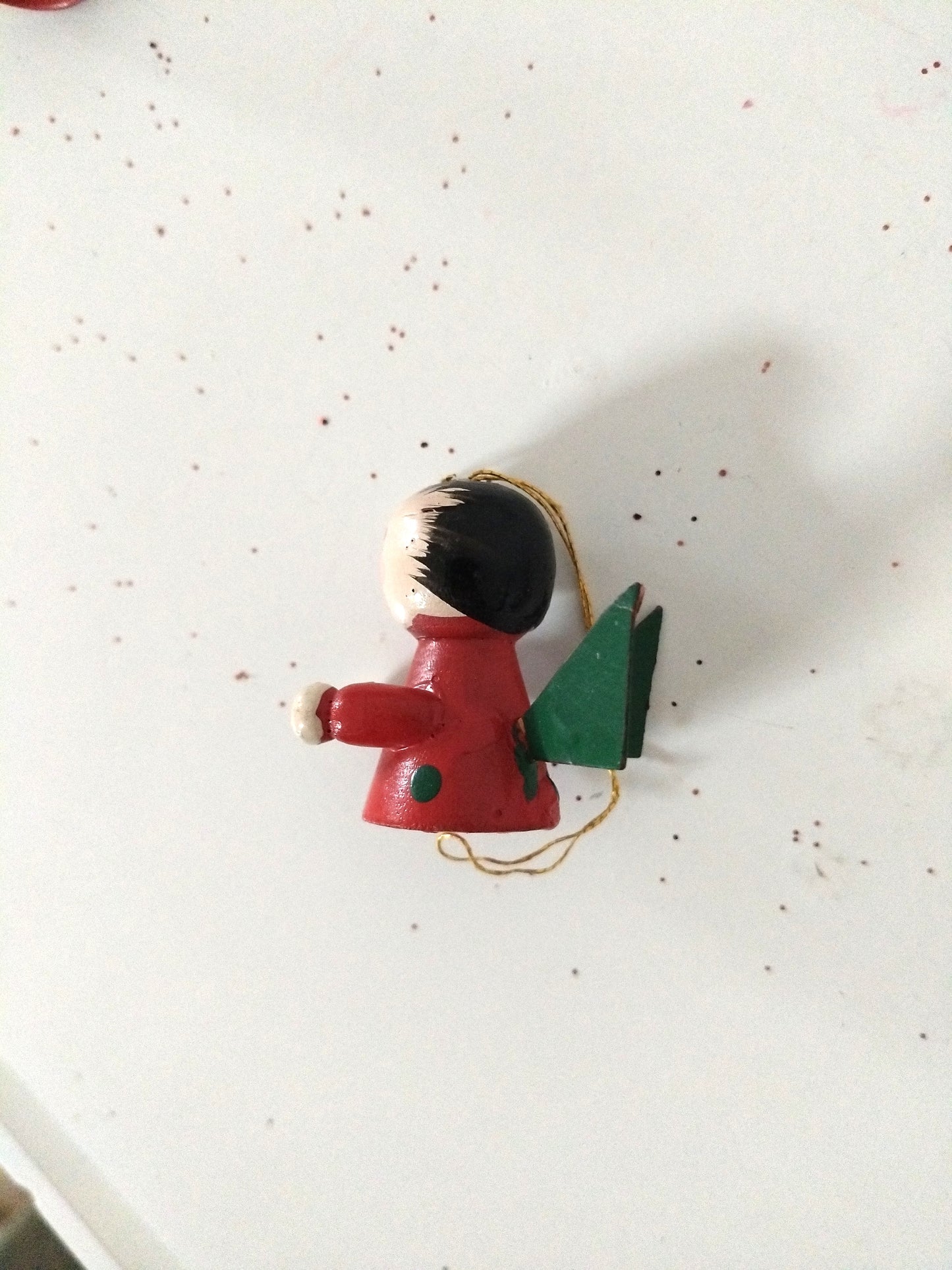 8 petits sujets de Noël en bois à suspendre (2 lots disponibles)