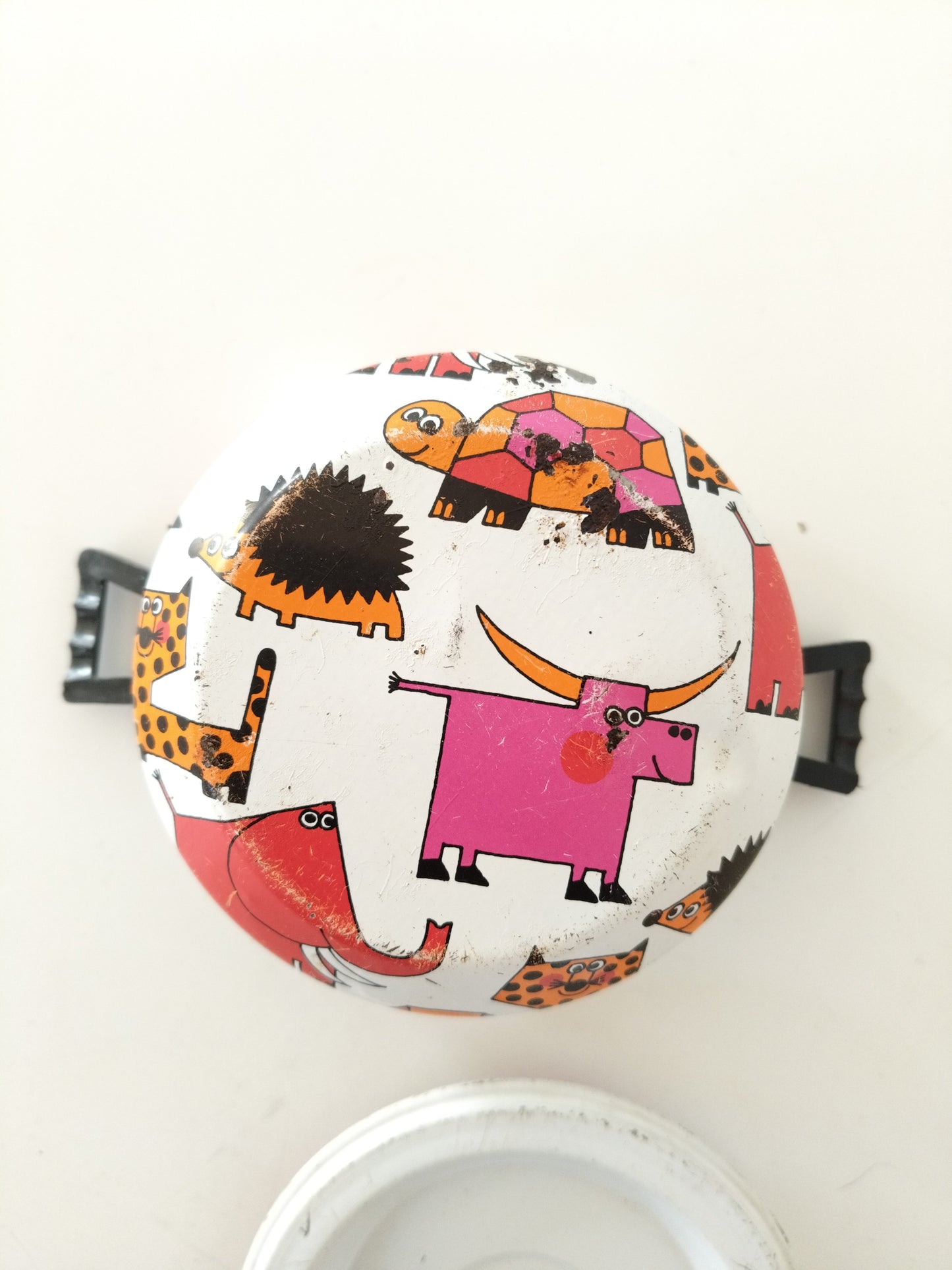 3 éléments de dinette/ casseroles en tôle