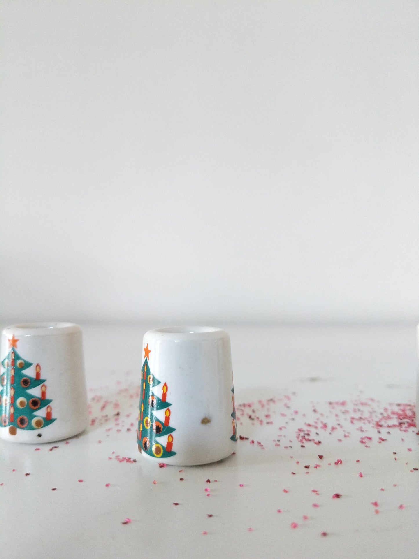 Duo de mini-bougeoirs de Noël décor sapin Germany + bougies blanches