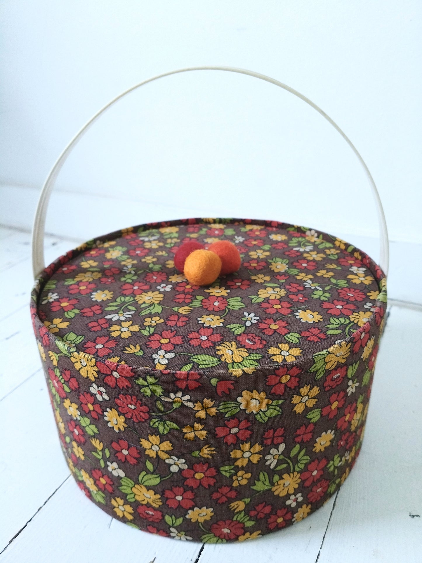 Boîte à couture/ petite travailleuse tissu flower power
