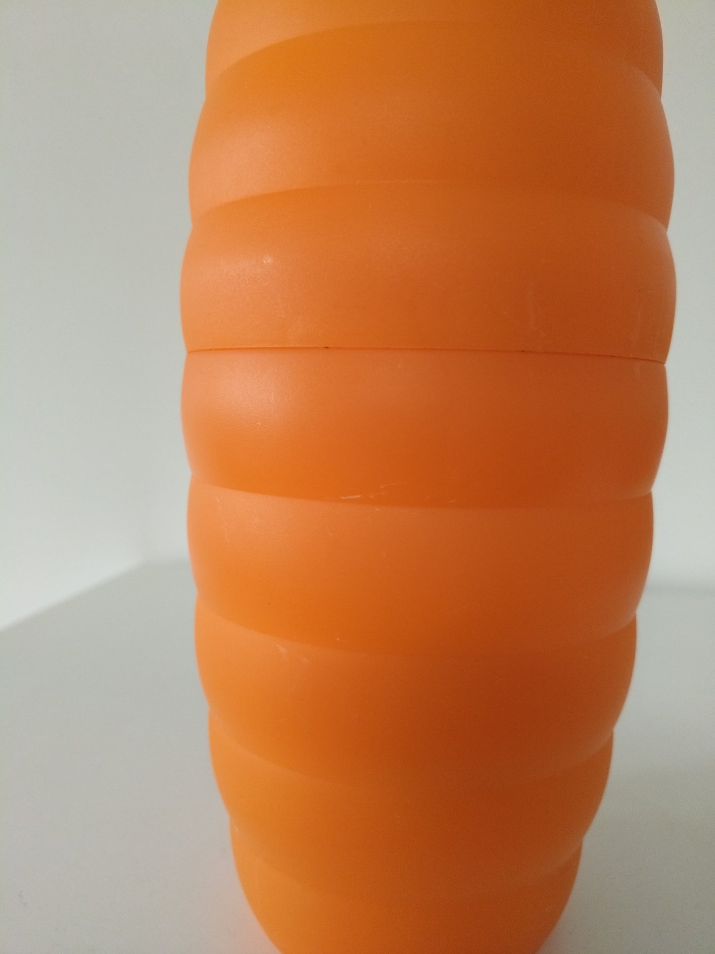Bouteille isotherme/ thermos Fred the Worm par Guido Venturini pour Alessi 1997