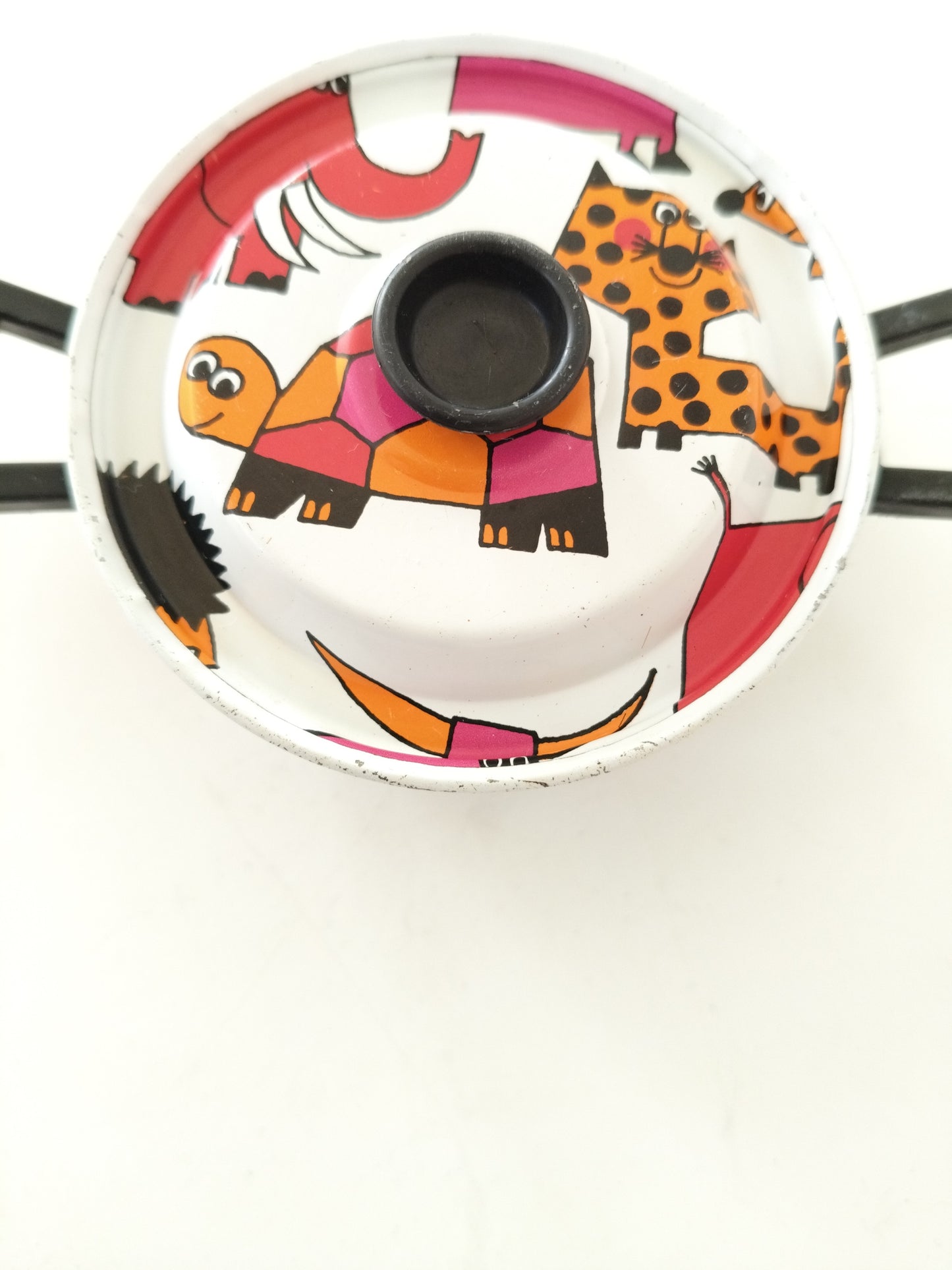 3 éléments de dinette/ casseroles en tôle