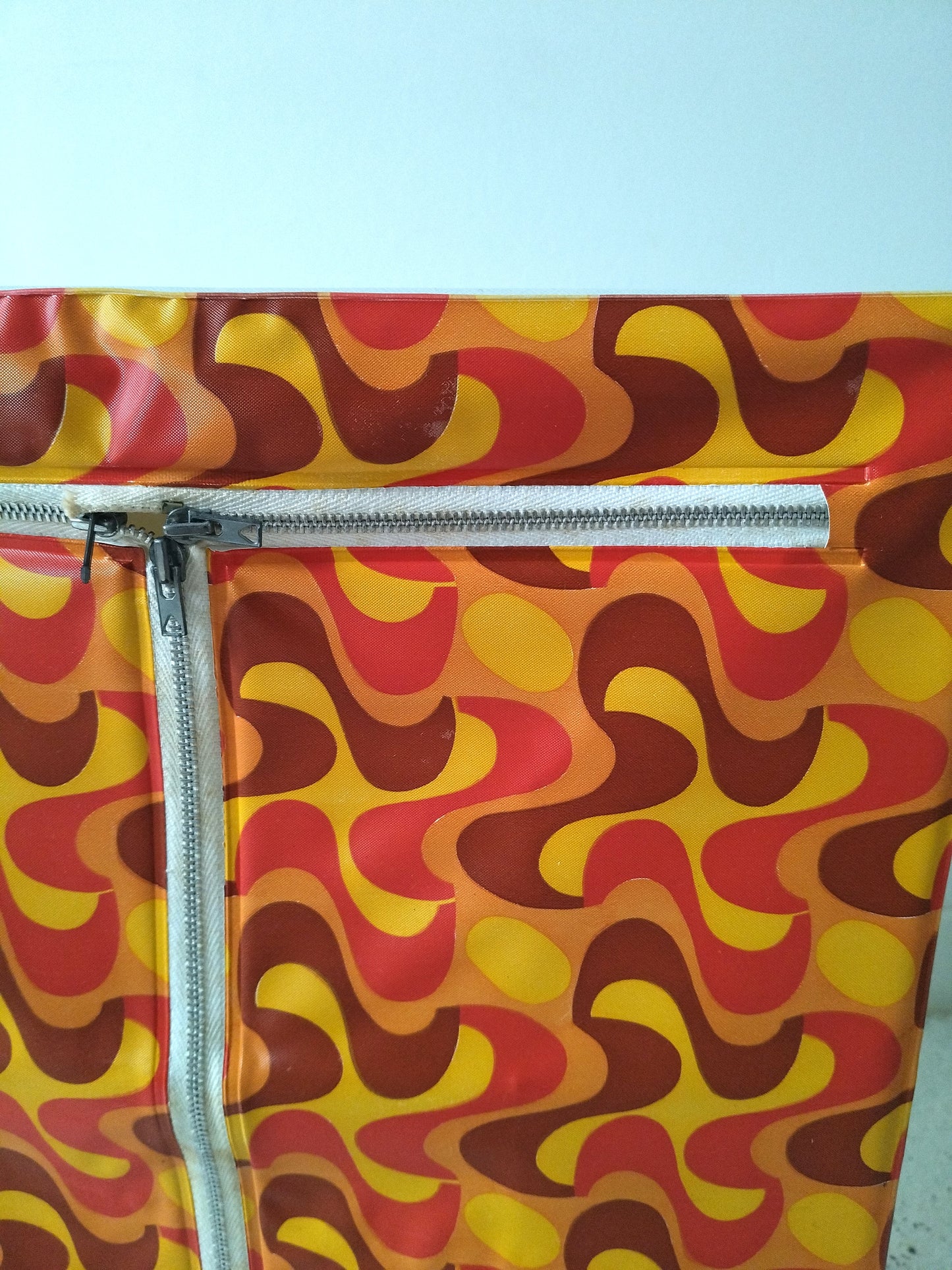 Petit meuble de poupées vintage