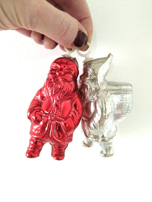 2 pères Noël en plastique à suspendre