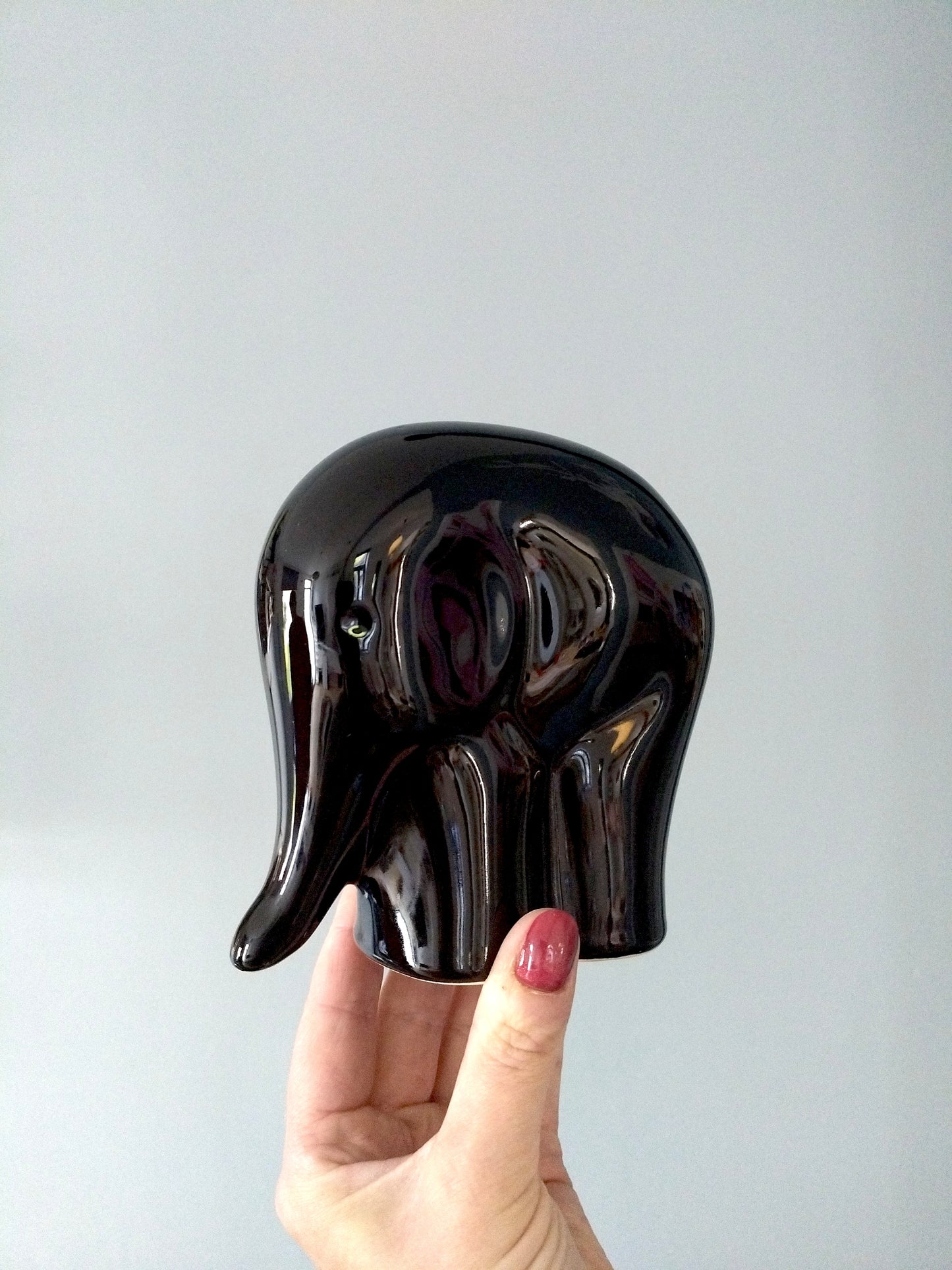 Éléphant décoratif en céramique style Sgrefa