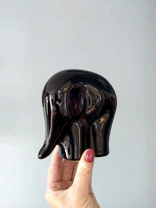 Éléphant décoratif en céramique style Sgrefa