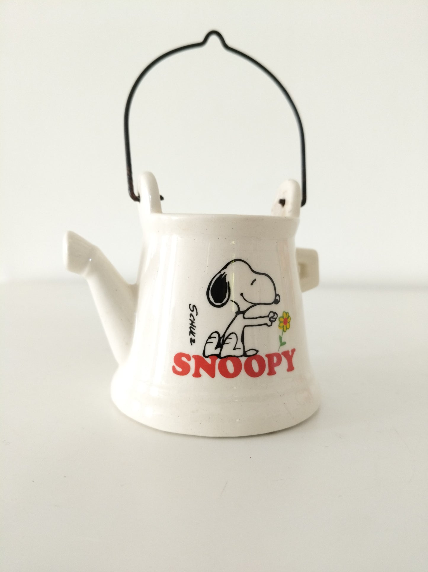 Mini cache-pot/ vase arrosoir en céramique Snoopy Japan United Feature Syndicate 1958 - cetaitmieuxavant