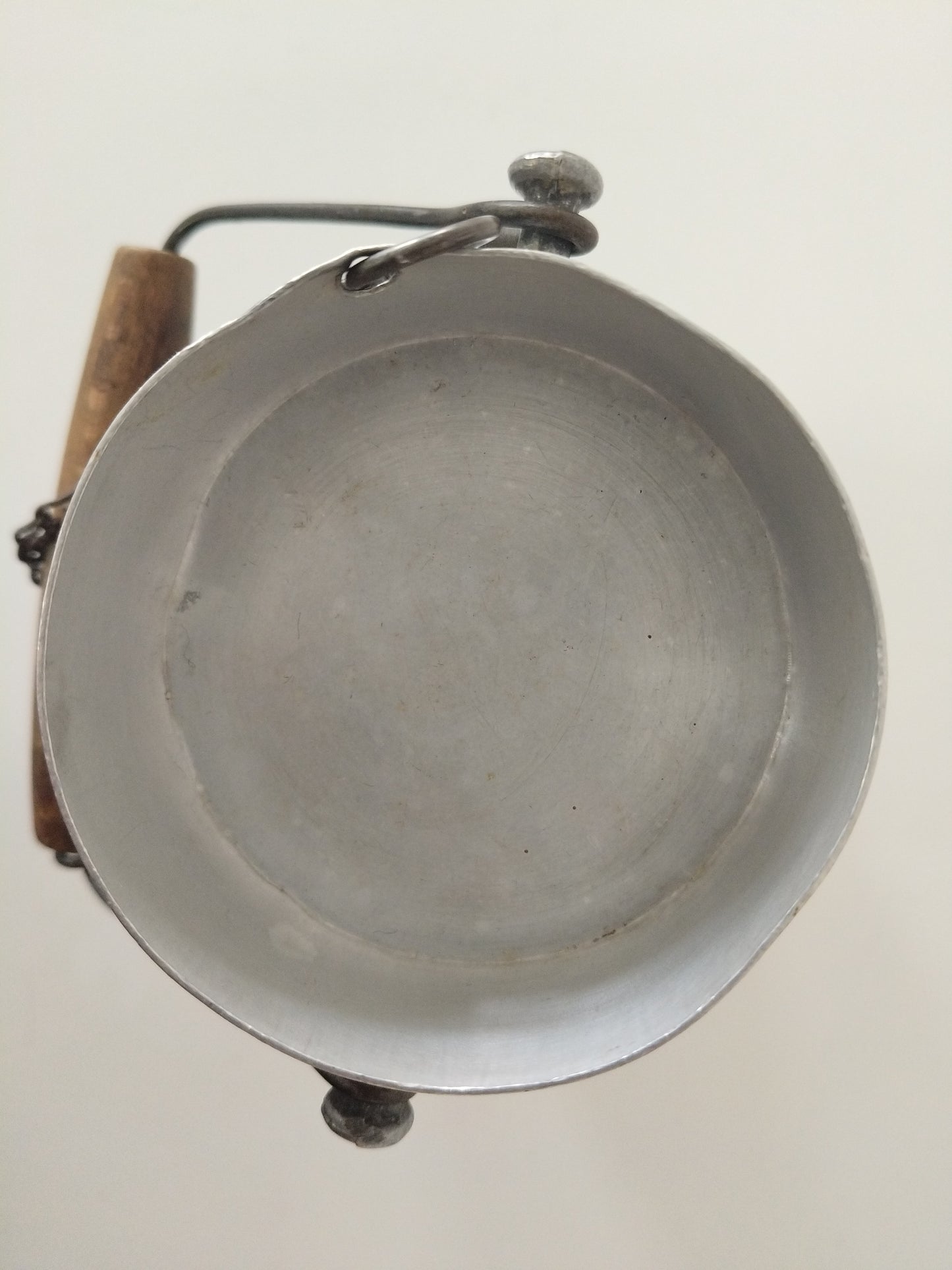 Ancien pot à lait en aluminium ou en plastique Gilac au choix