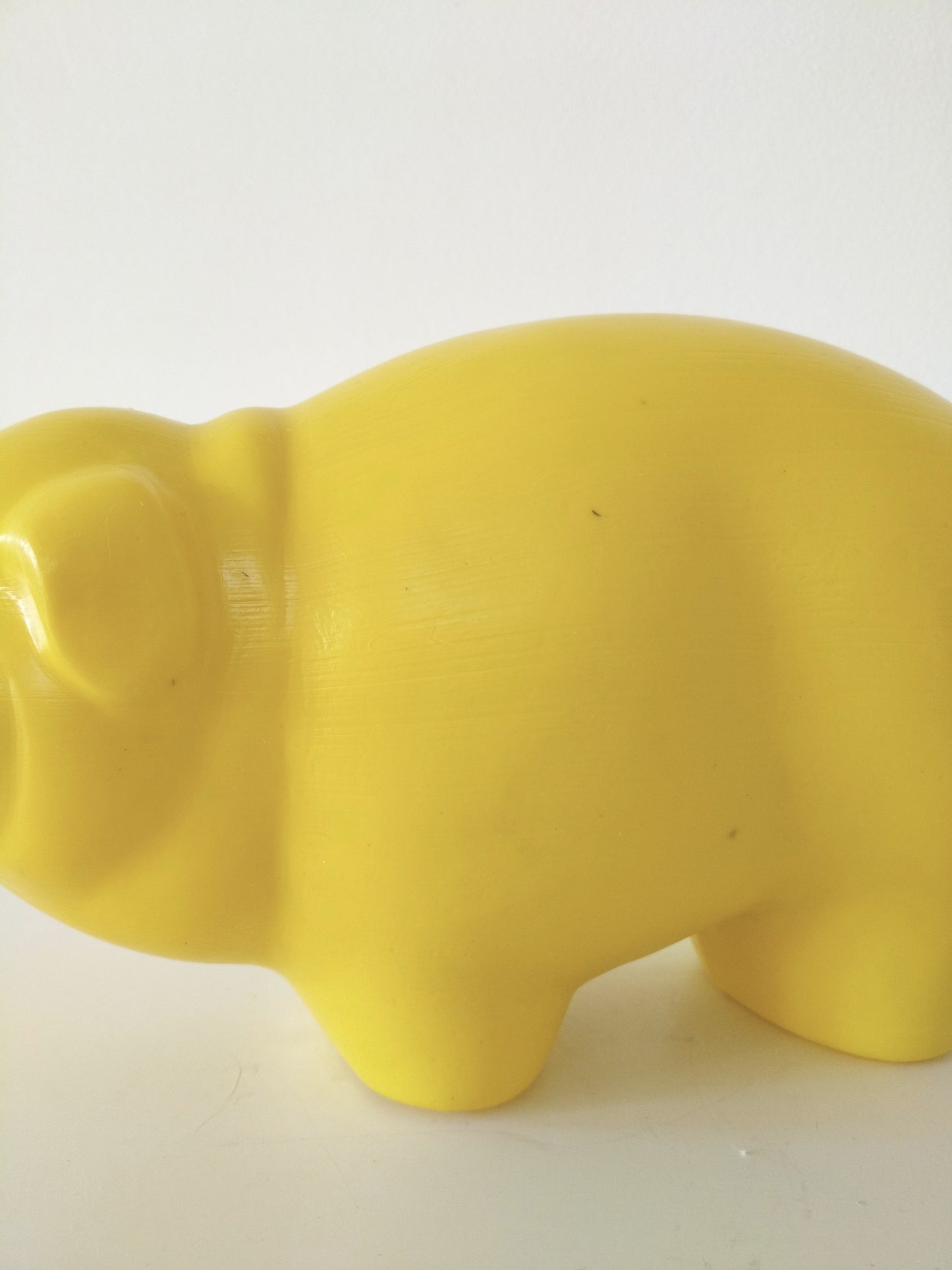 Grosse tirelire cochon en plastique - cetaitmieuxavant