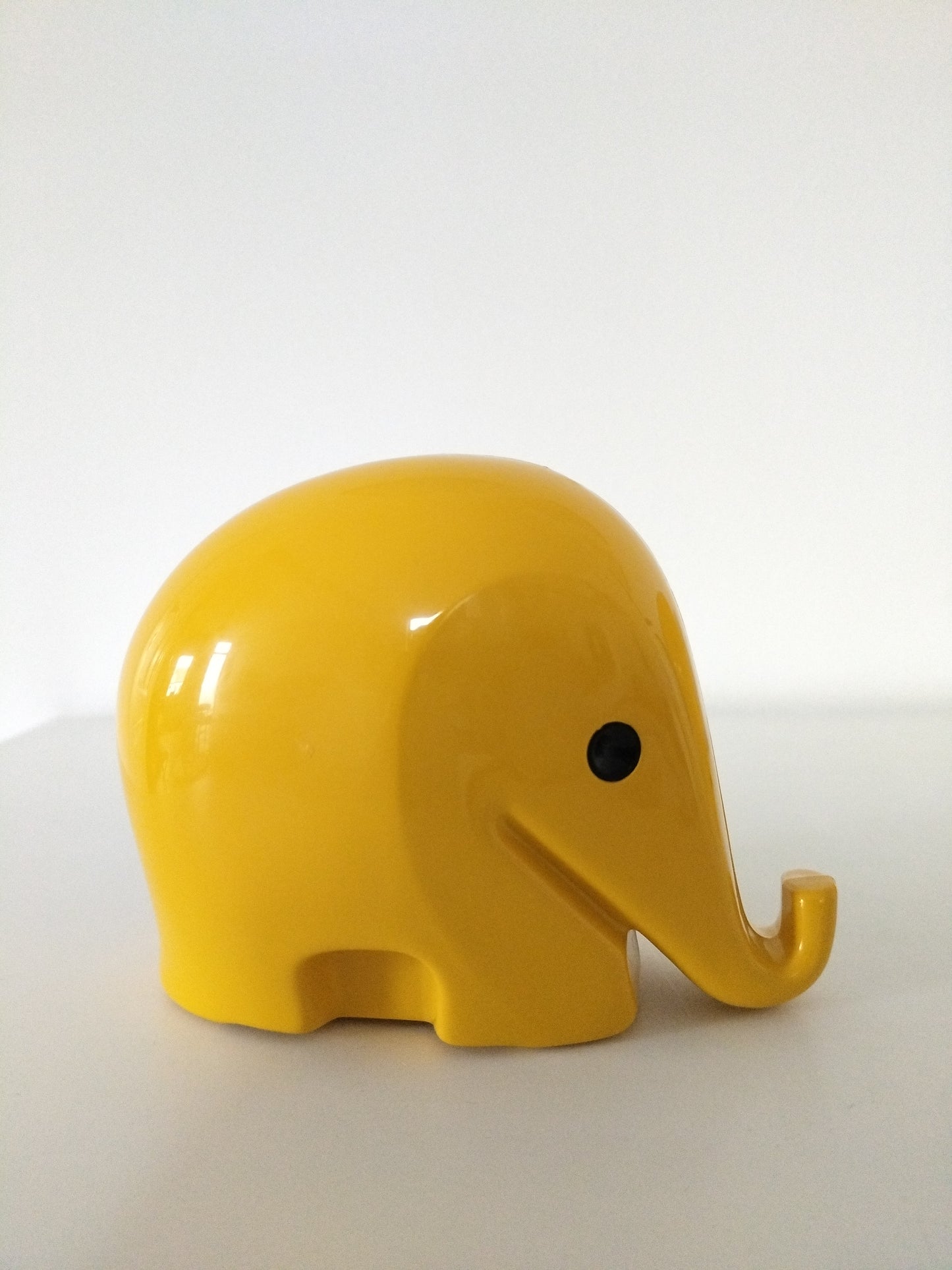 Tirelire moyenne éléphant Drumbo par Luigi Colani