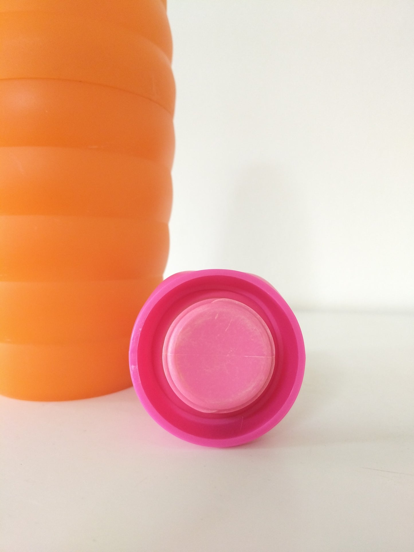 Bouteille isotherme/ thermos Fred the Worm par Guido Venturini pour Alessi 1997