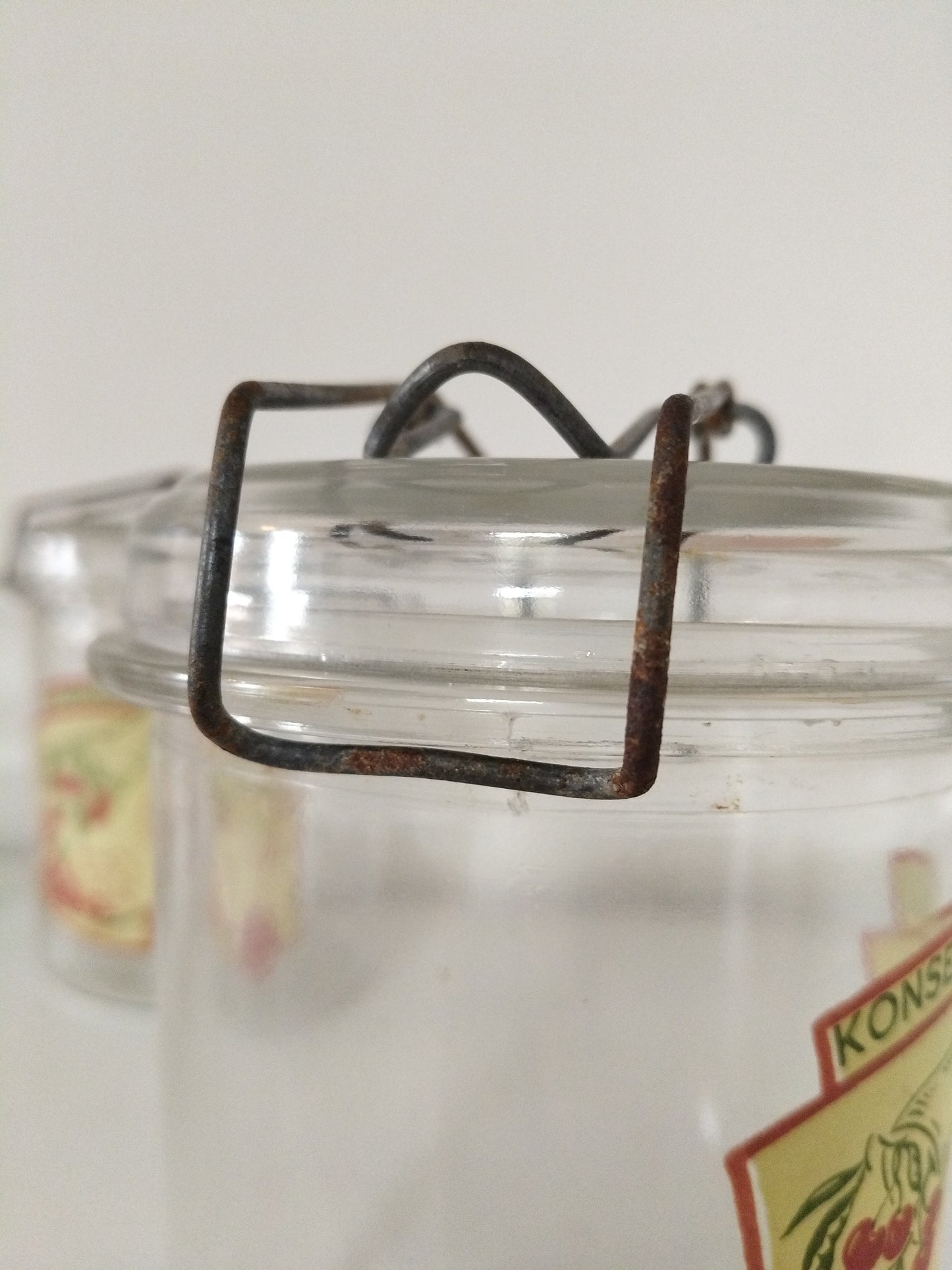 Ancien bocal de conservation en verre à l'unité