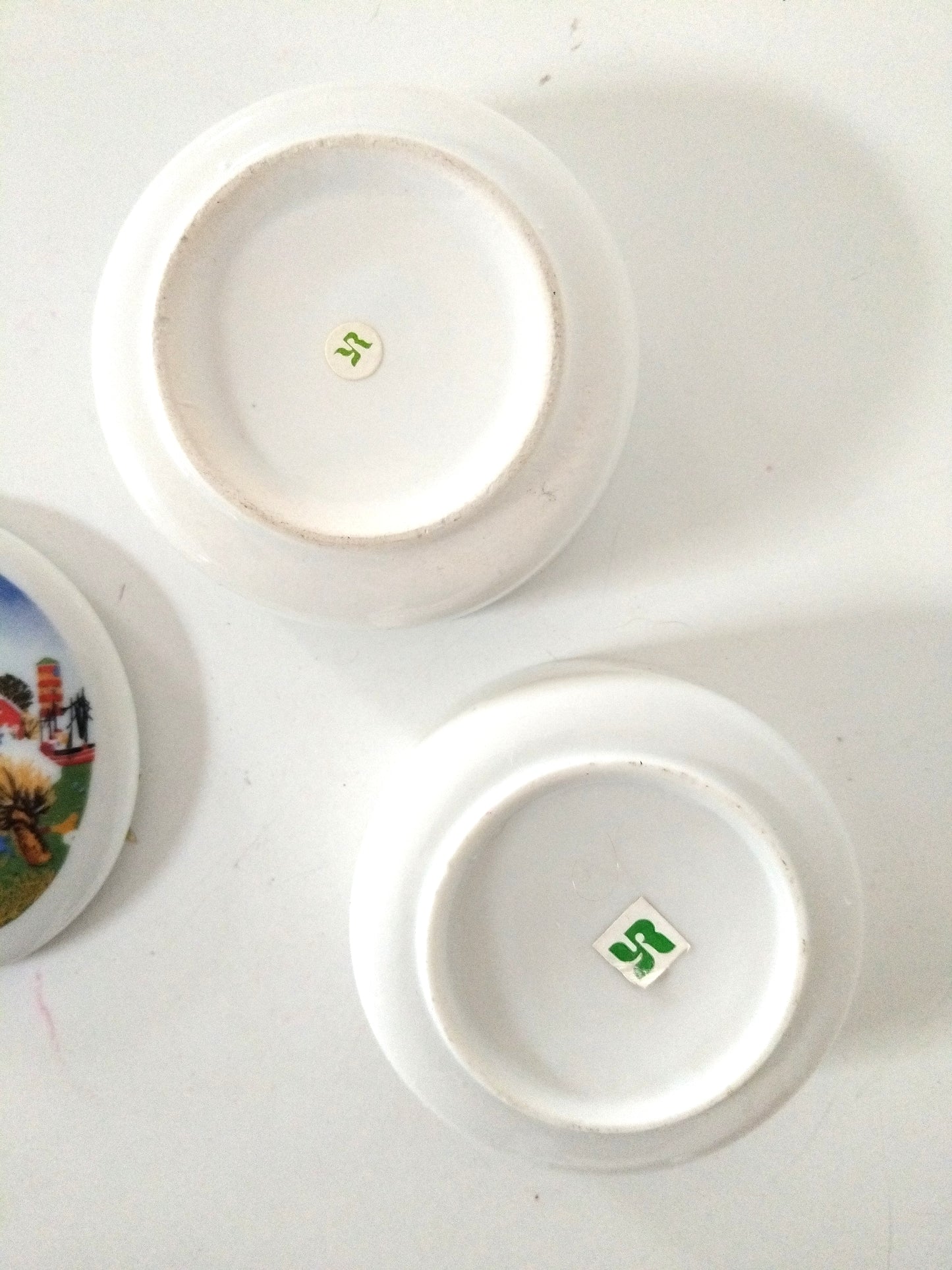 Petite boîte en porcelaine publicitaire Yves Rocher au choix