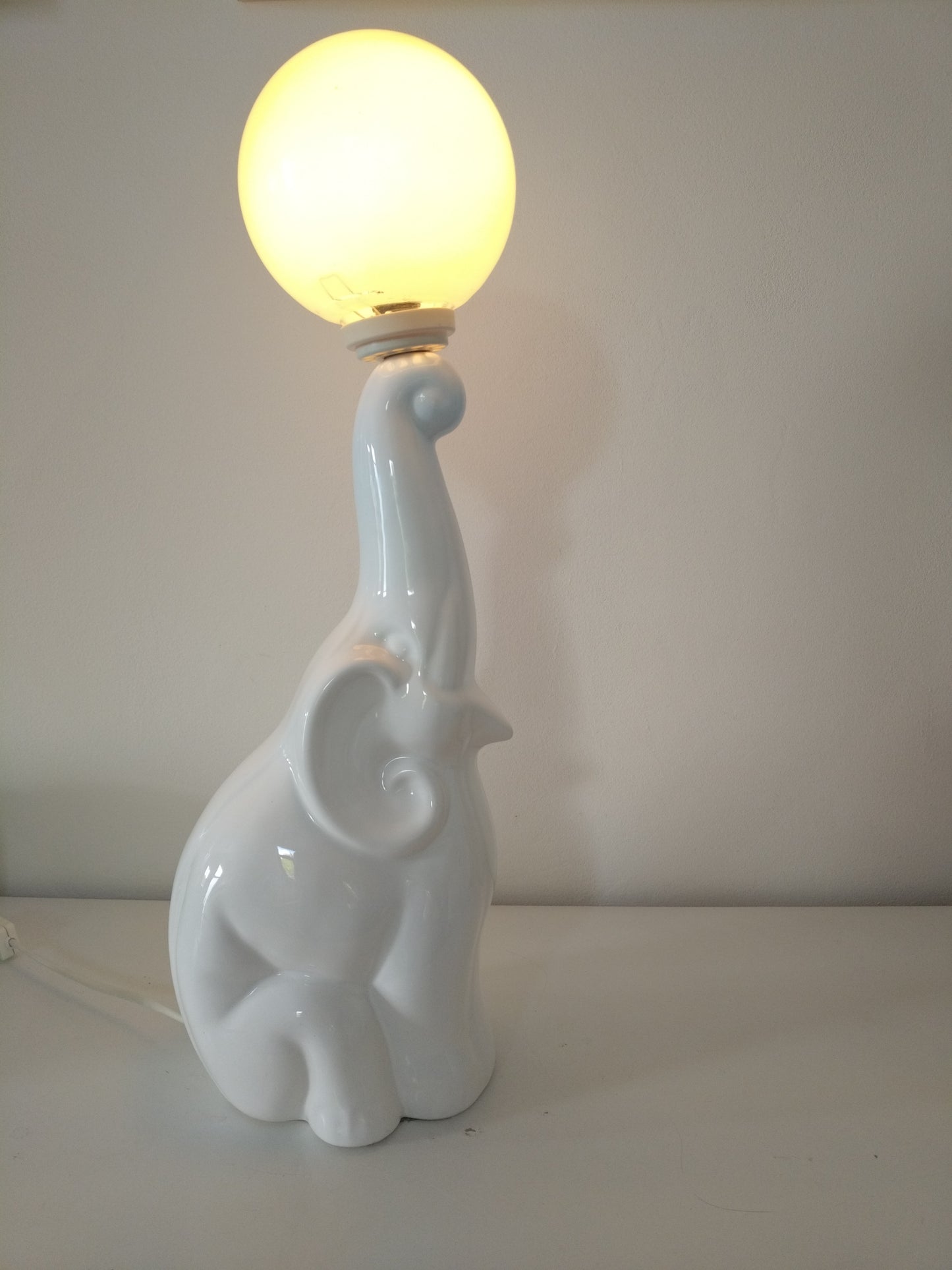 Grande lampe éléphant vintage  en céramique