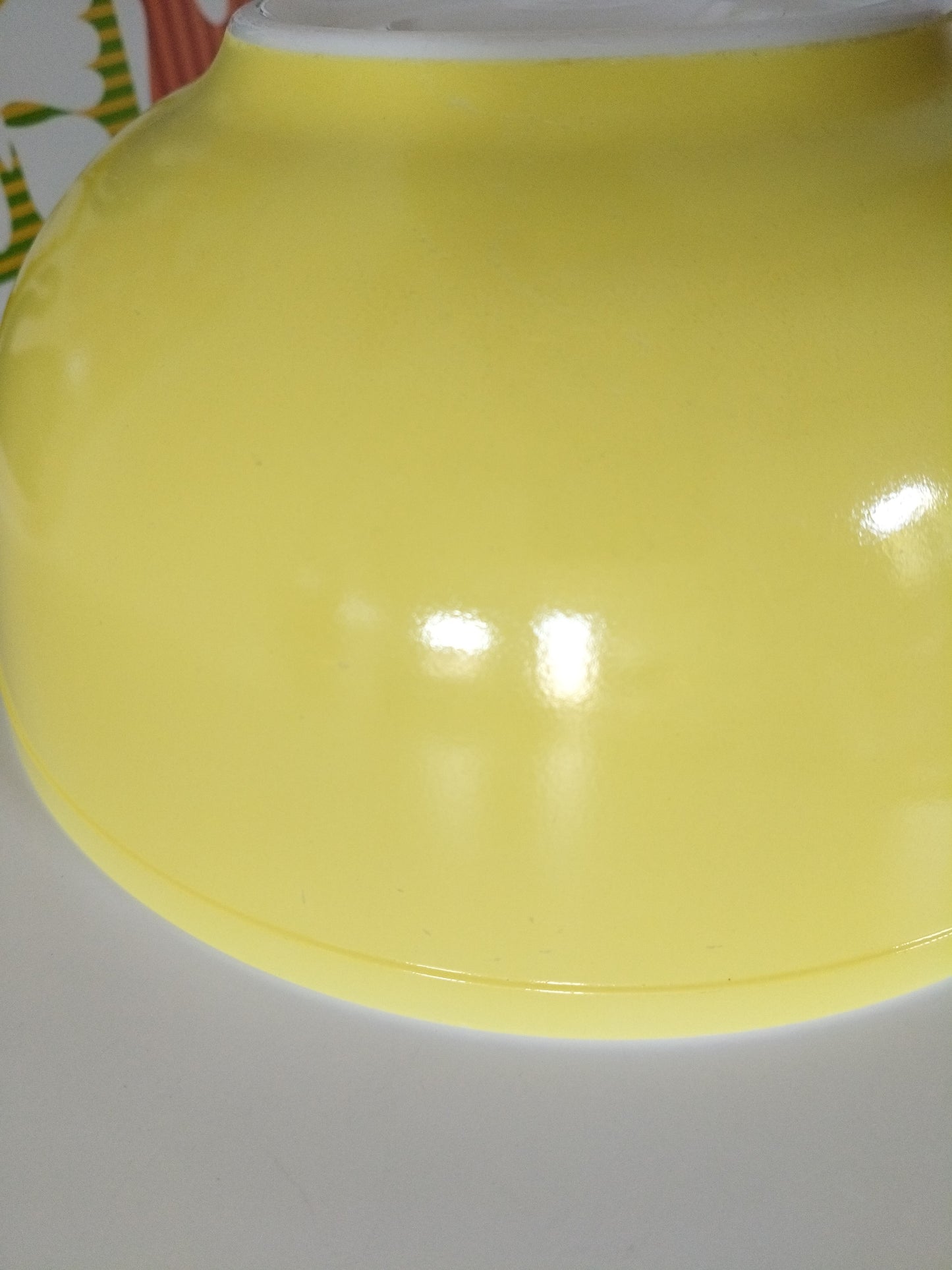 Gros bol mélangeur Pyrex USA jaune