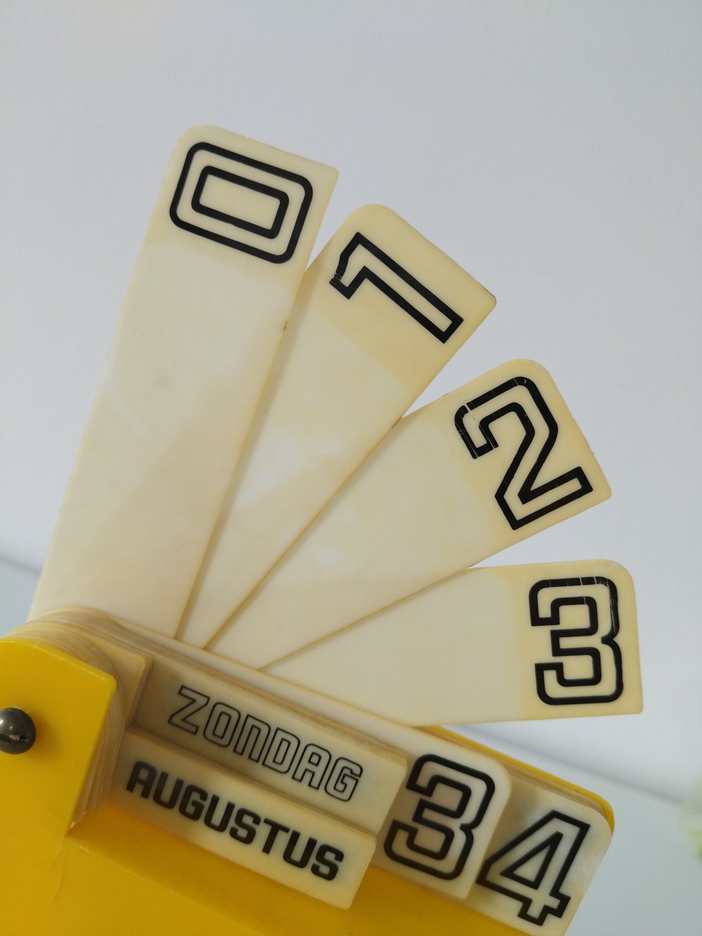 Calendrier perpétuel en plastique UK design en néerlandais