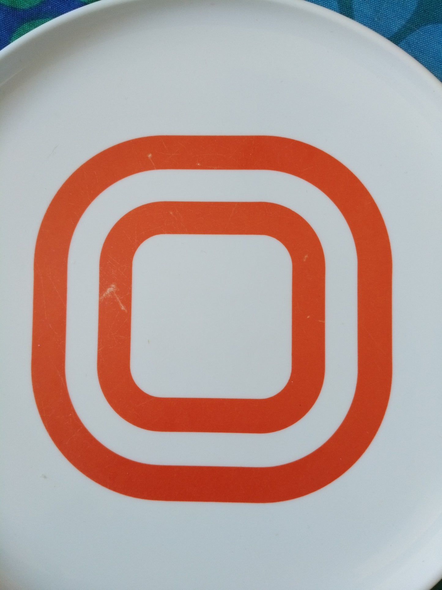4 grandes assiettes en mélamine STYLE Italy
